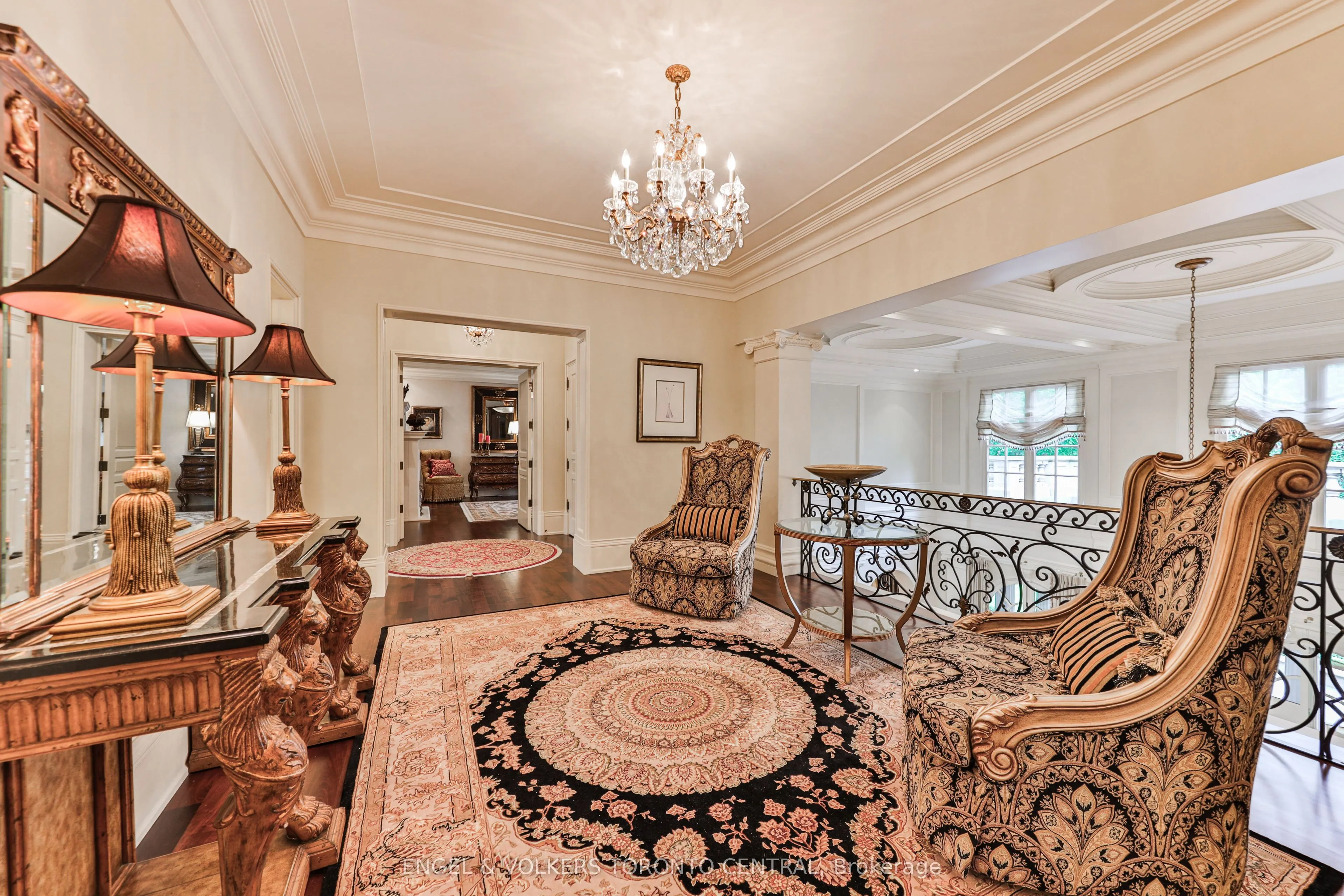 489 Lakeshore Road E