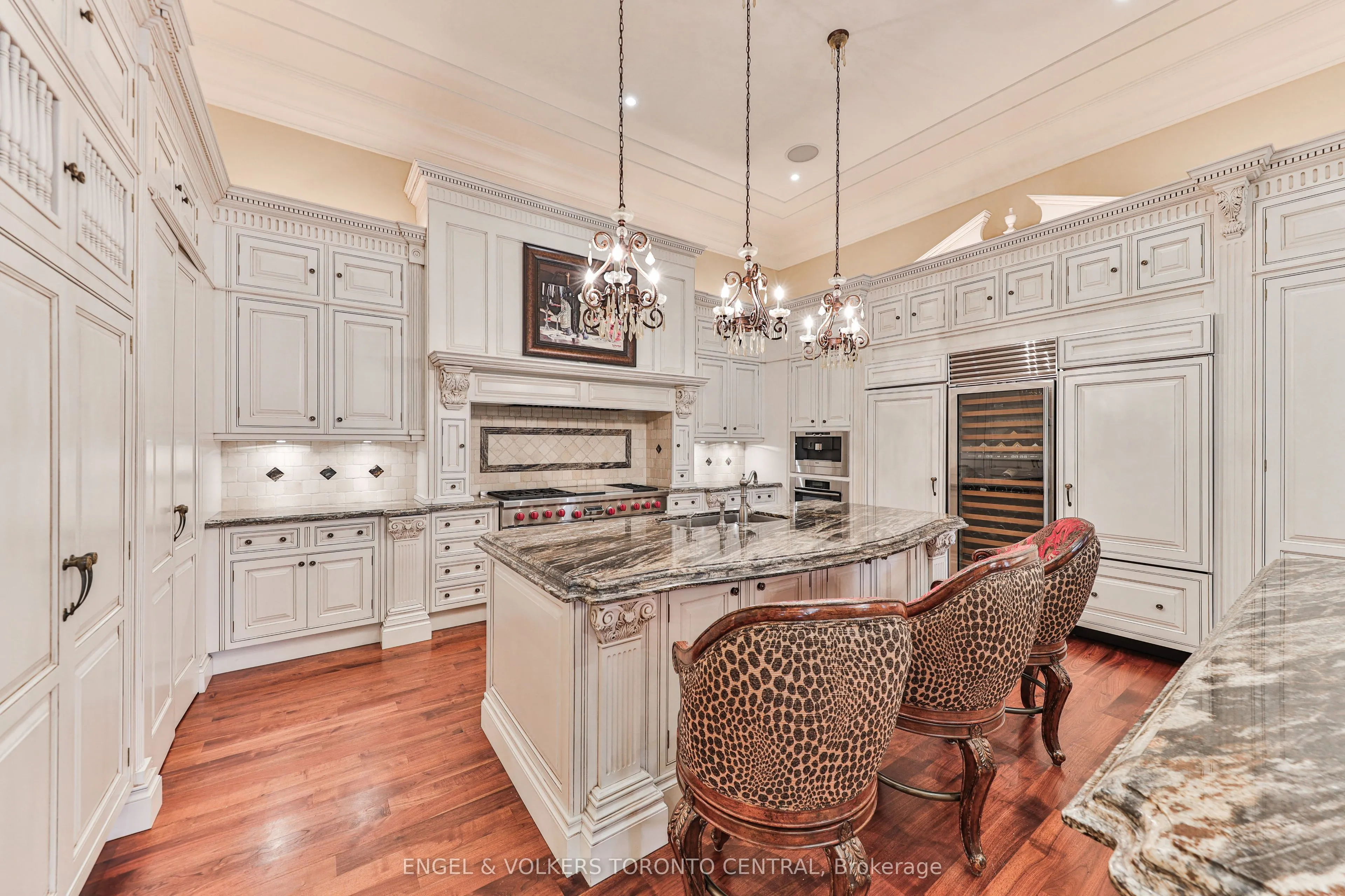 489 Lakeshore Road E