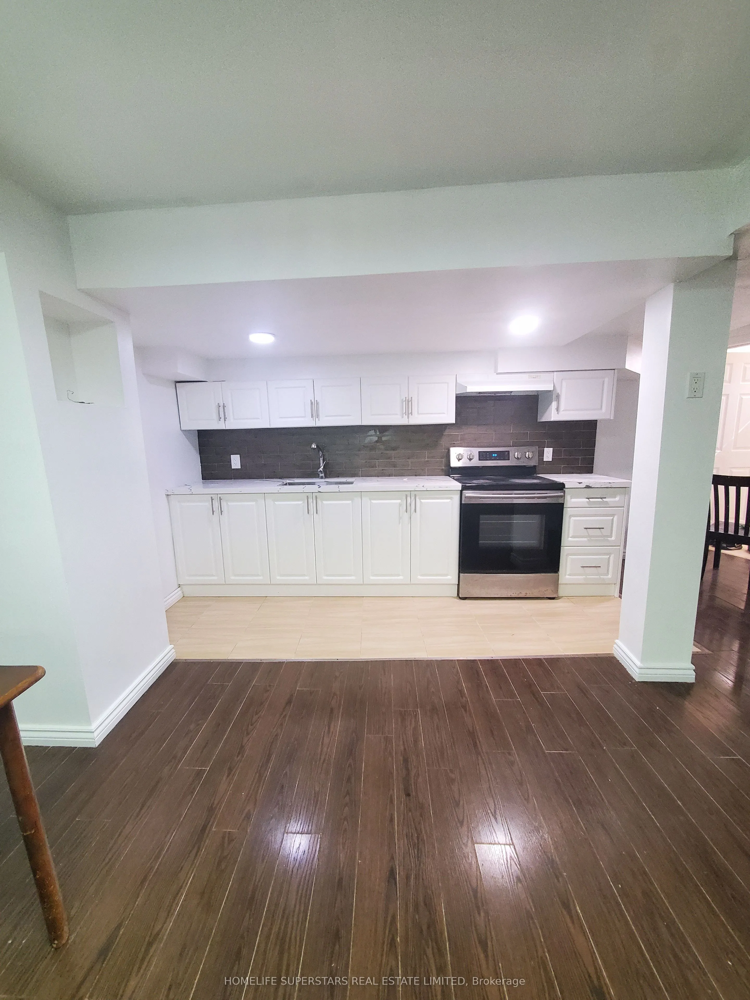 6096 Windfleet Crescent