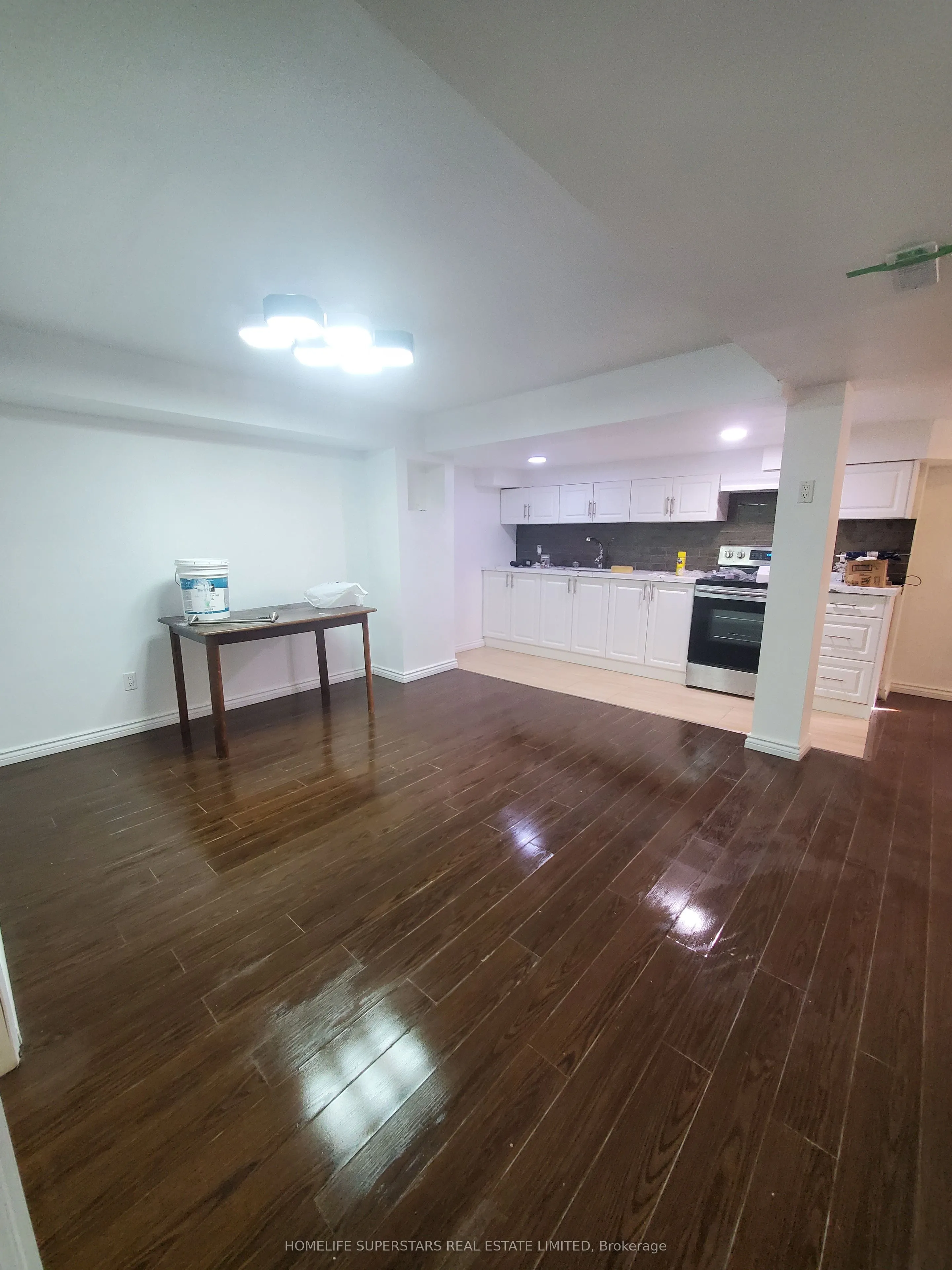 6096 Windfleet Crescent