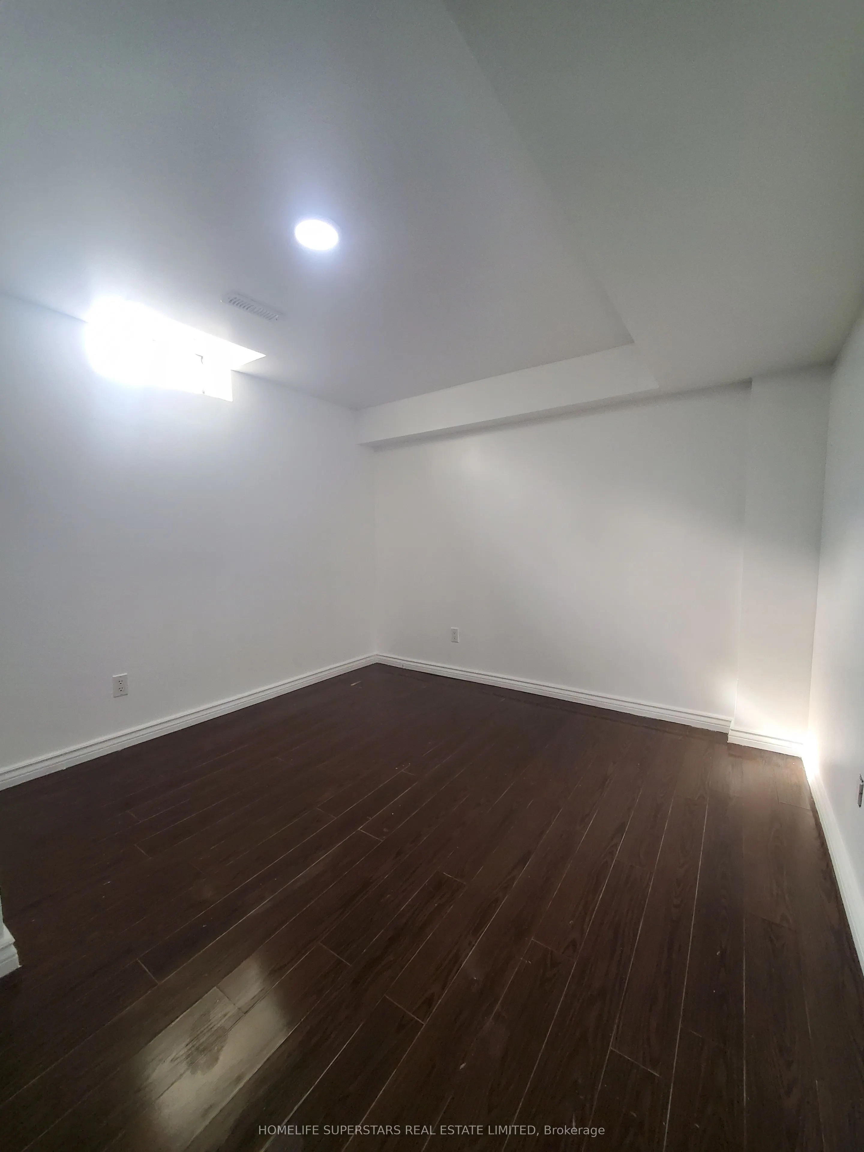 6096 Windfleet Crescent