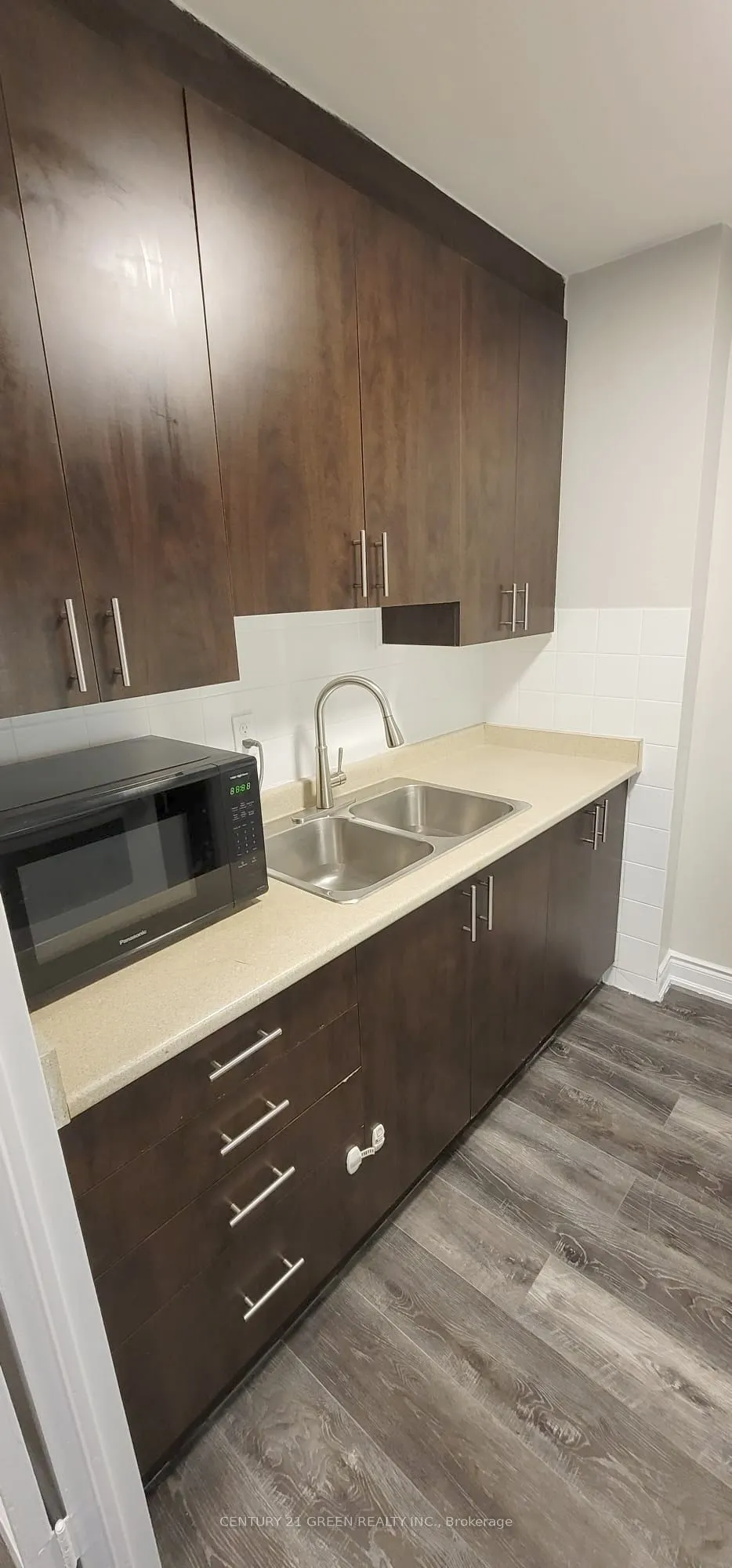 3065 Queen Frederica Drive #902