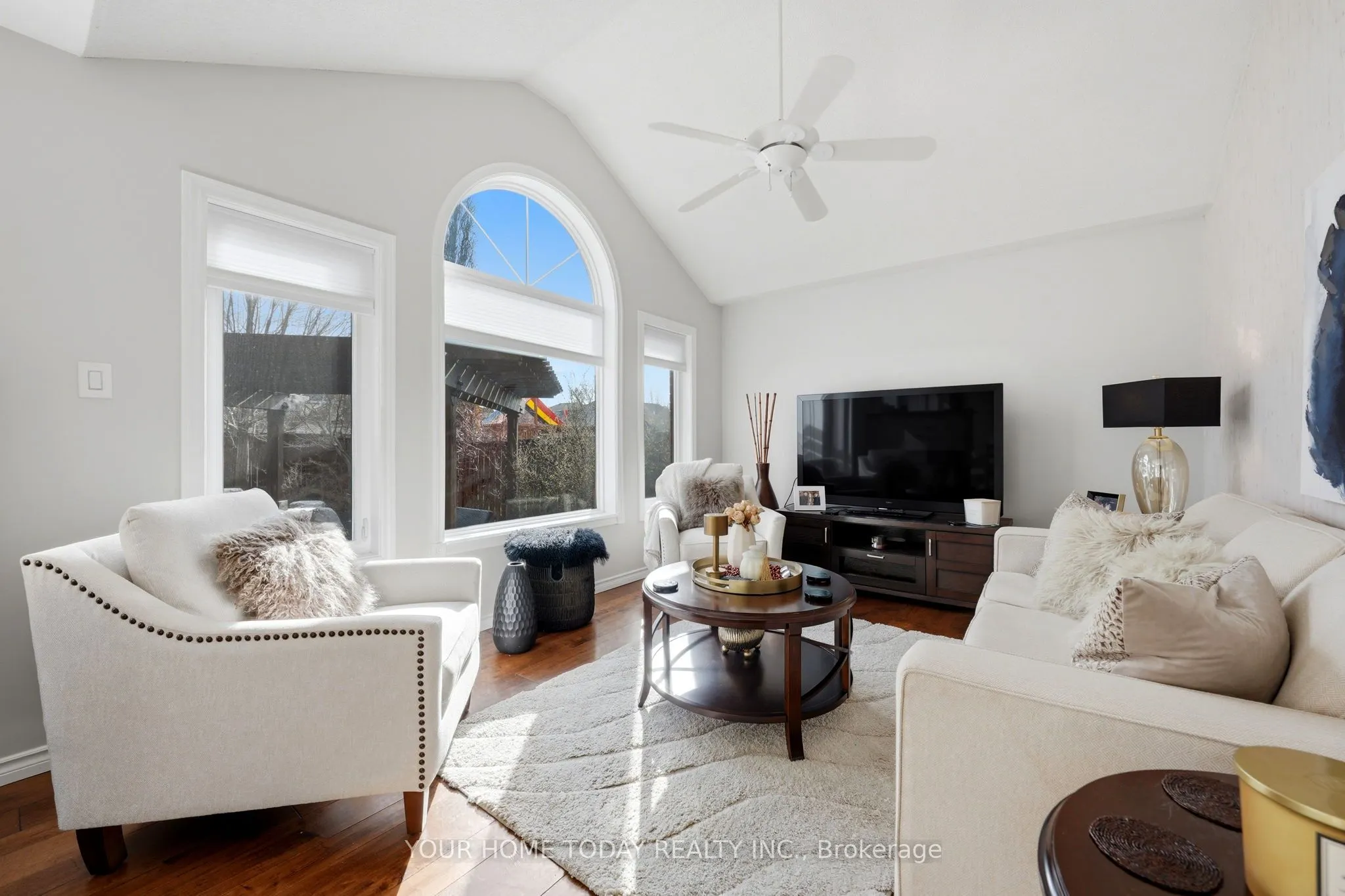 96 Lauchlin Crescent