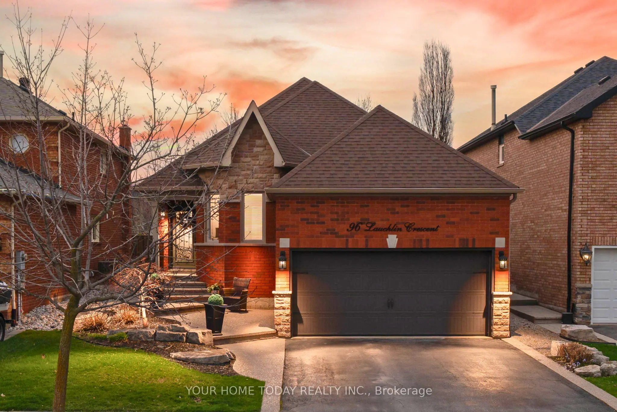 96 Lauchlin Crescent