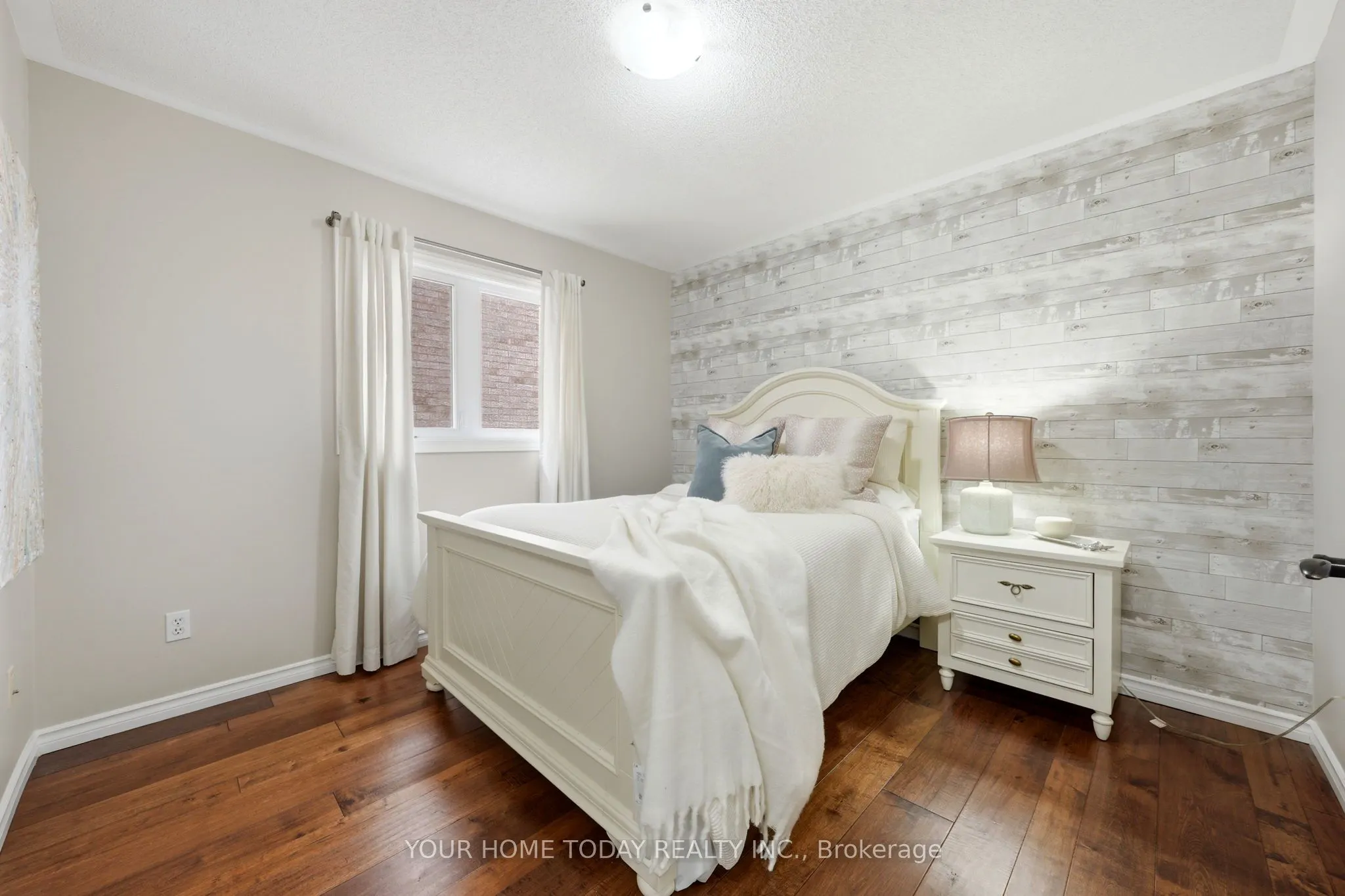96 Lauchlin Crescent