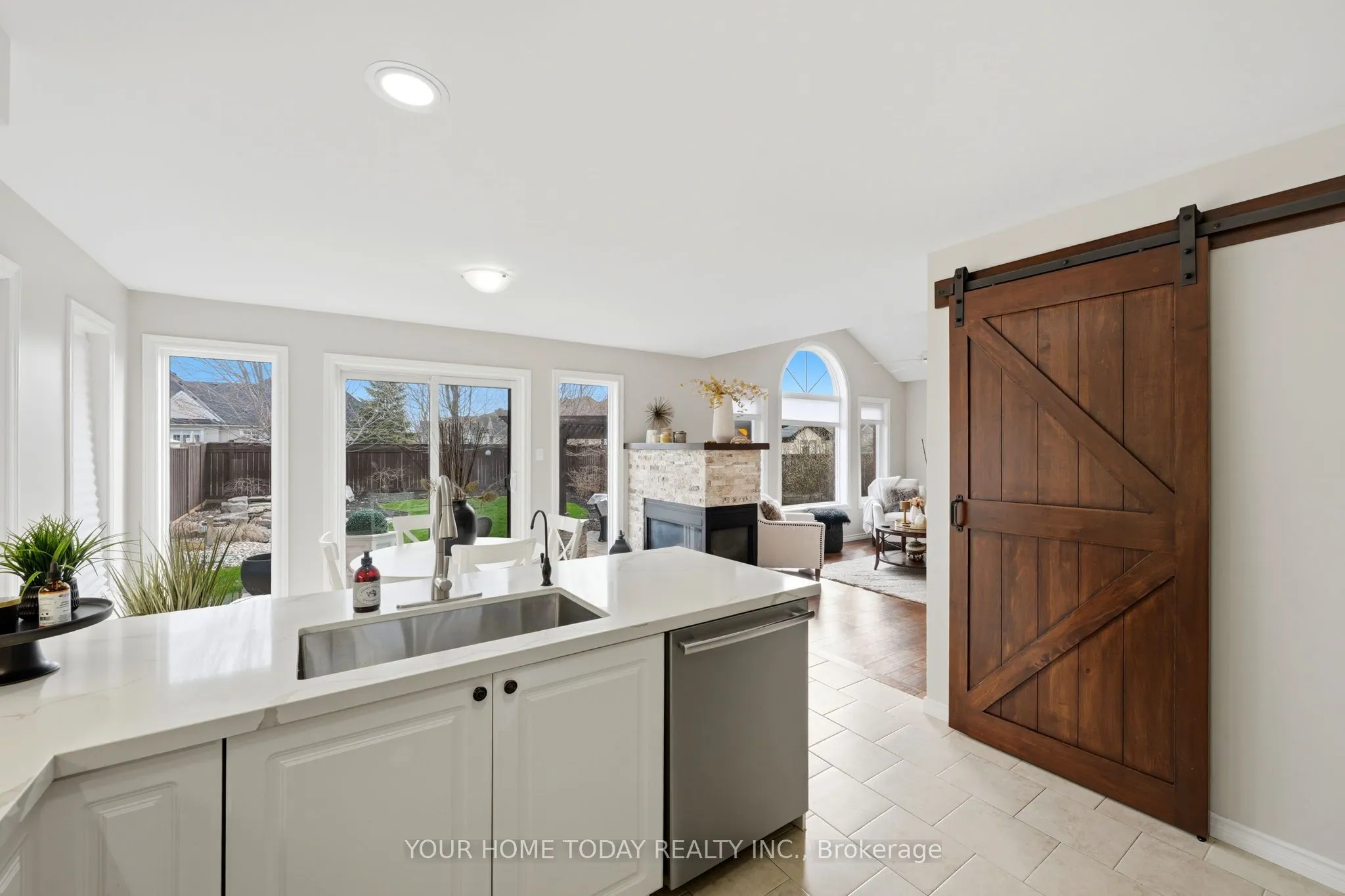 96 Lauchlin Crescent