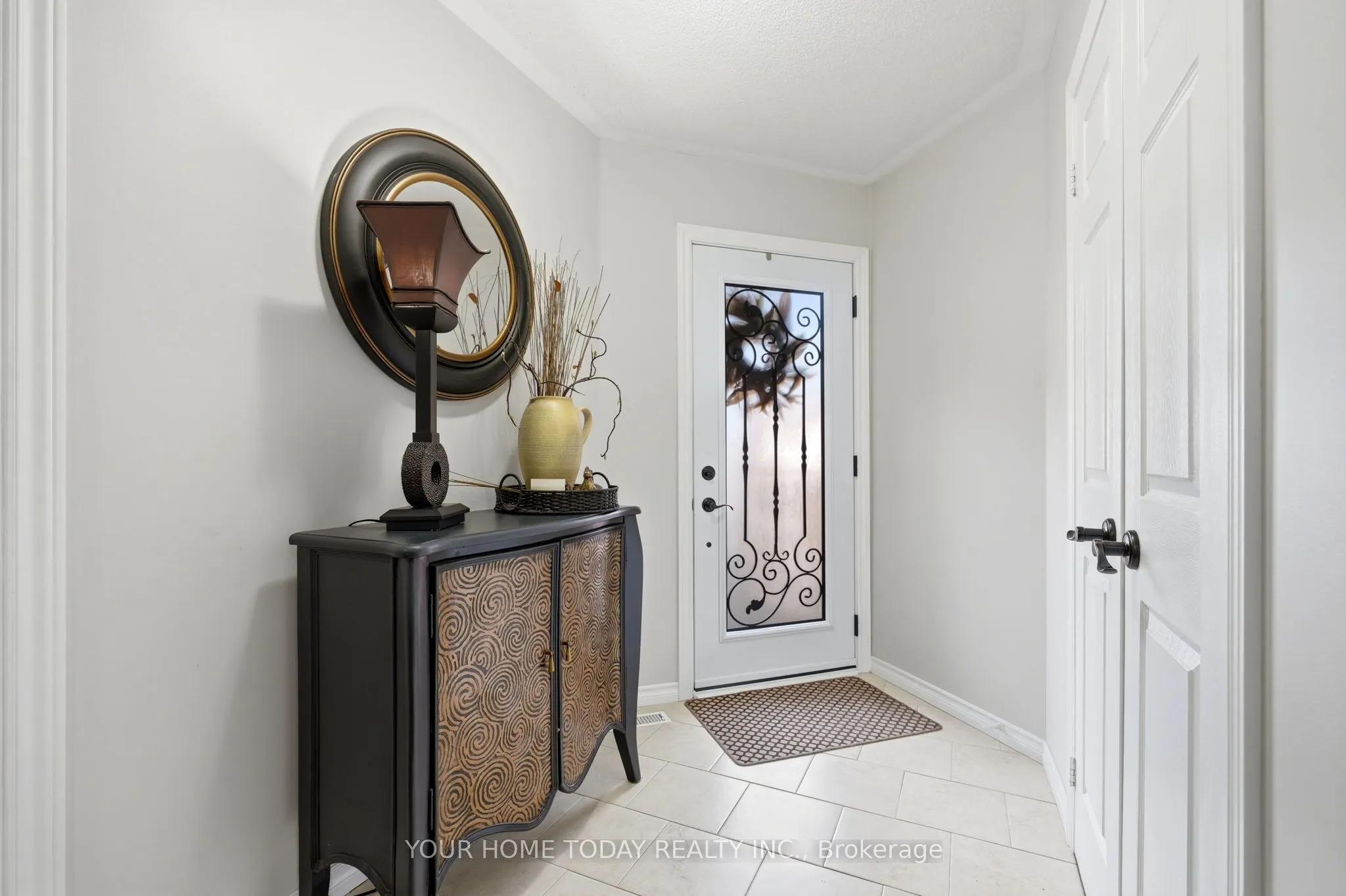 96 Lauchlin Crescent