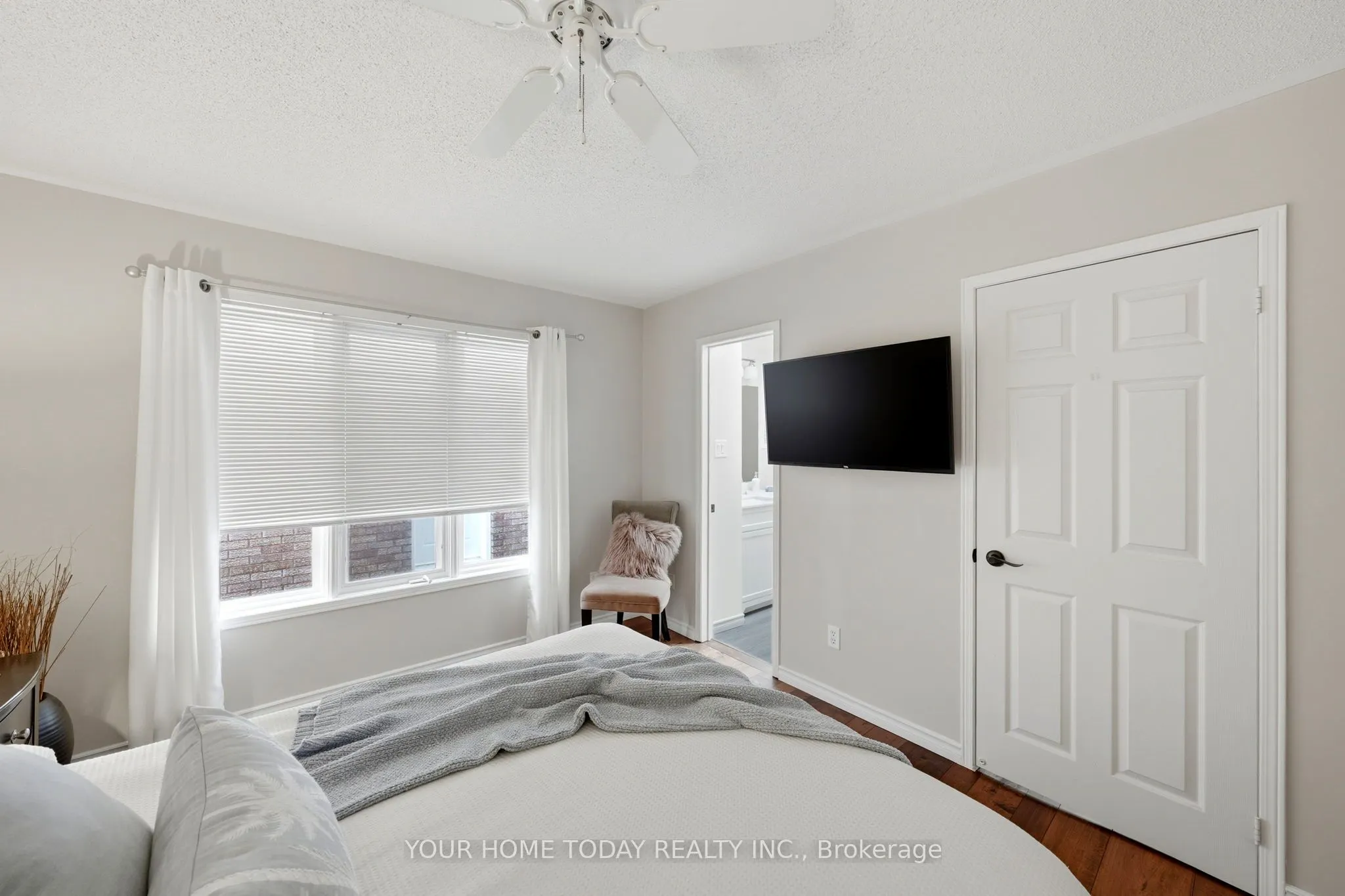 96 Lauchlin Crescent