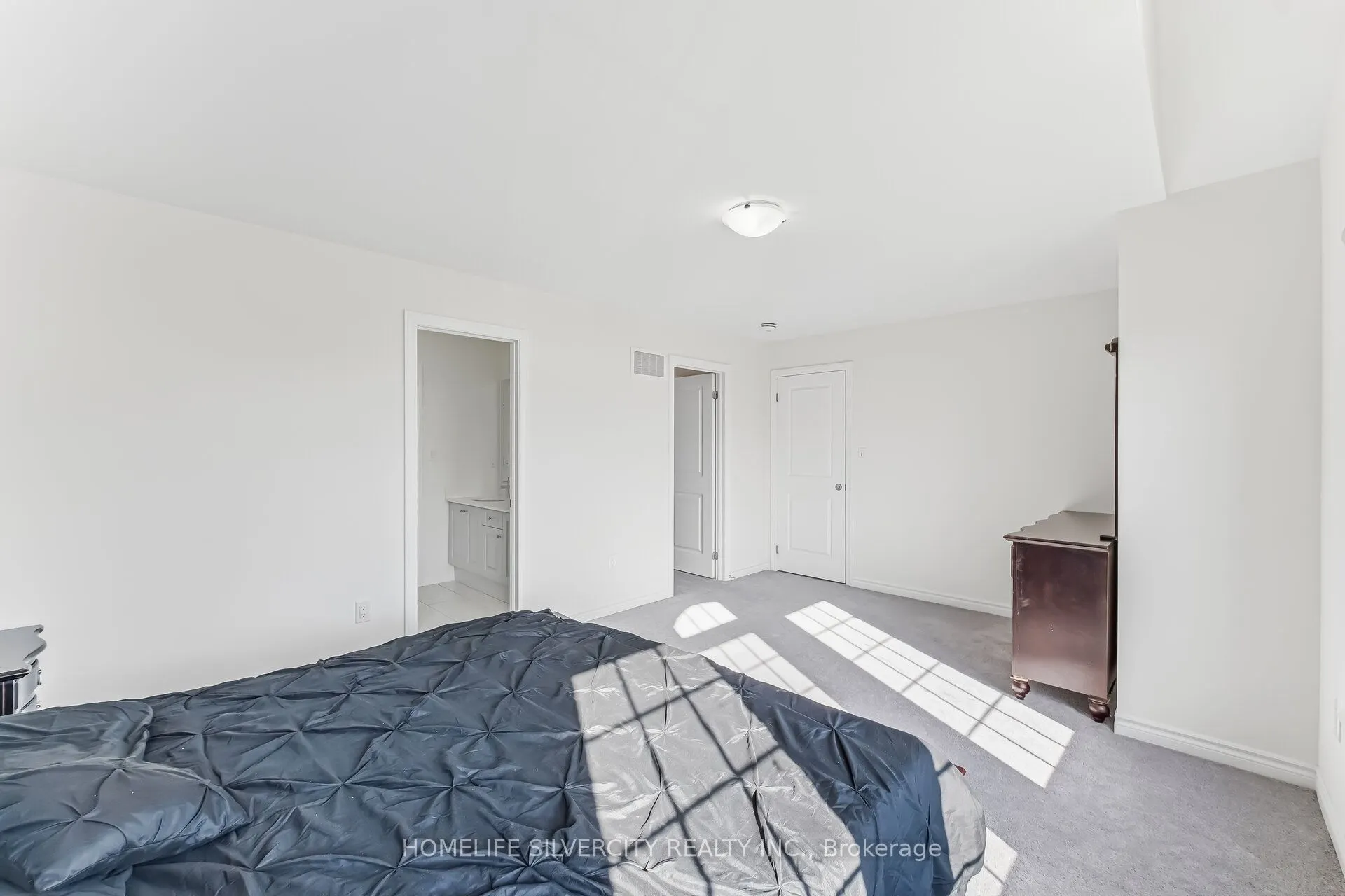 30 Tiger Crescent
