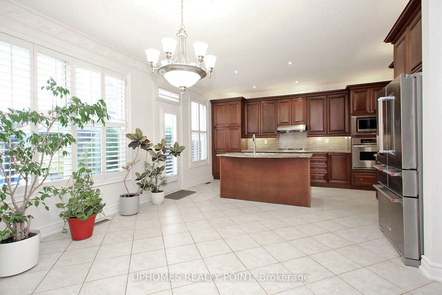 549 Renshaw Court