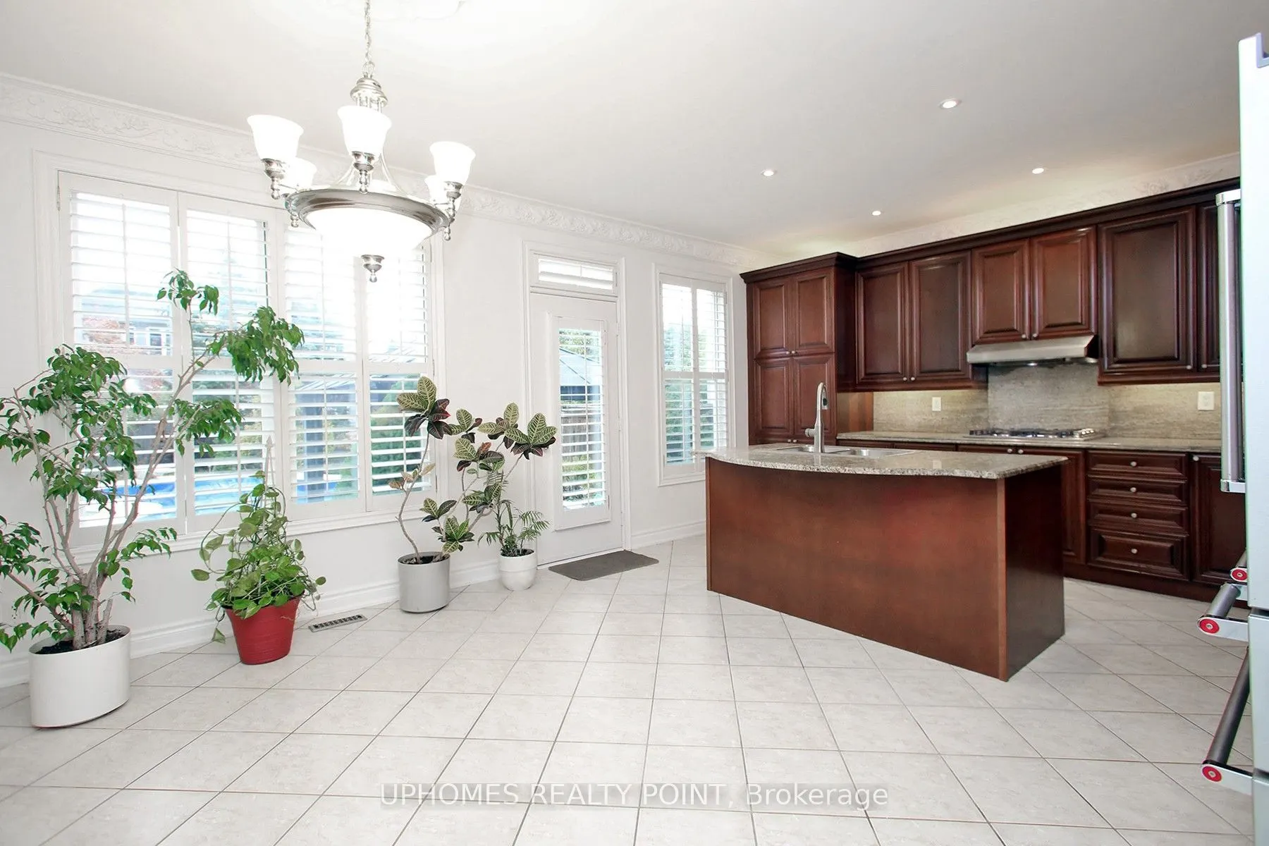 549 Renshaw Court