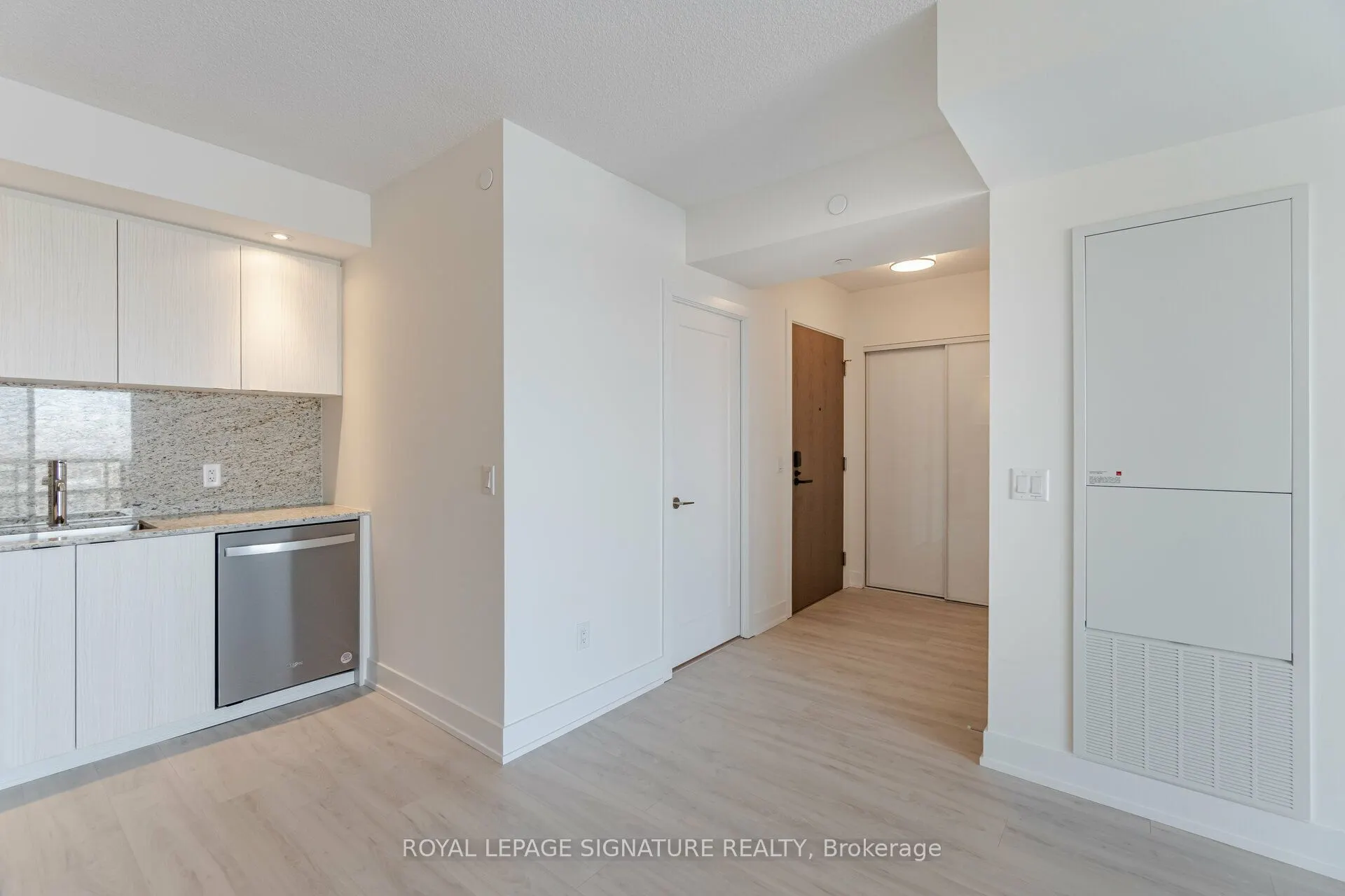10 Eva Road #2705