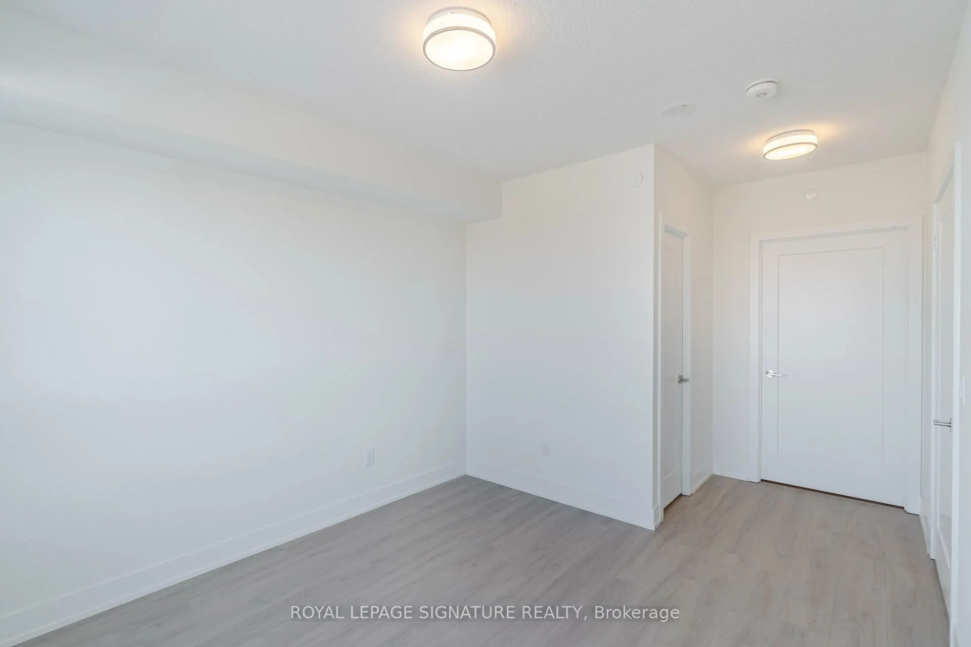 10 Eva Road #2705