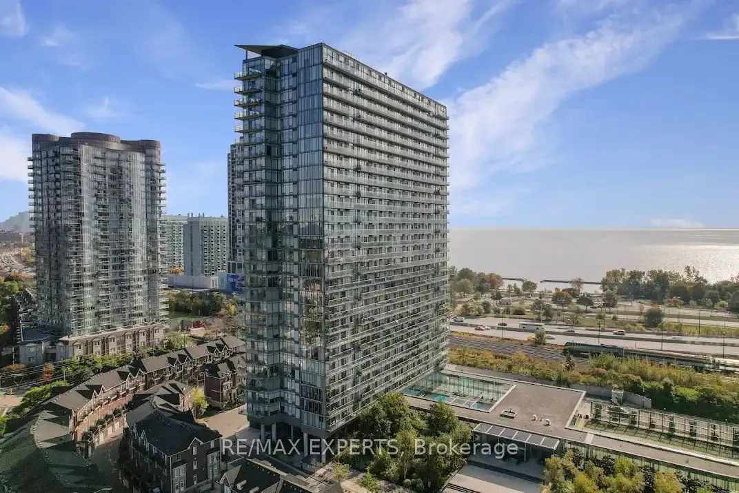 103 The Queensway #1915