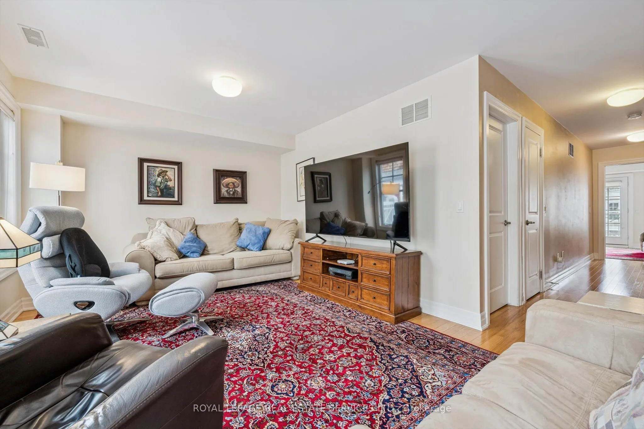2369 Ontario Street #26