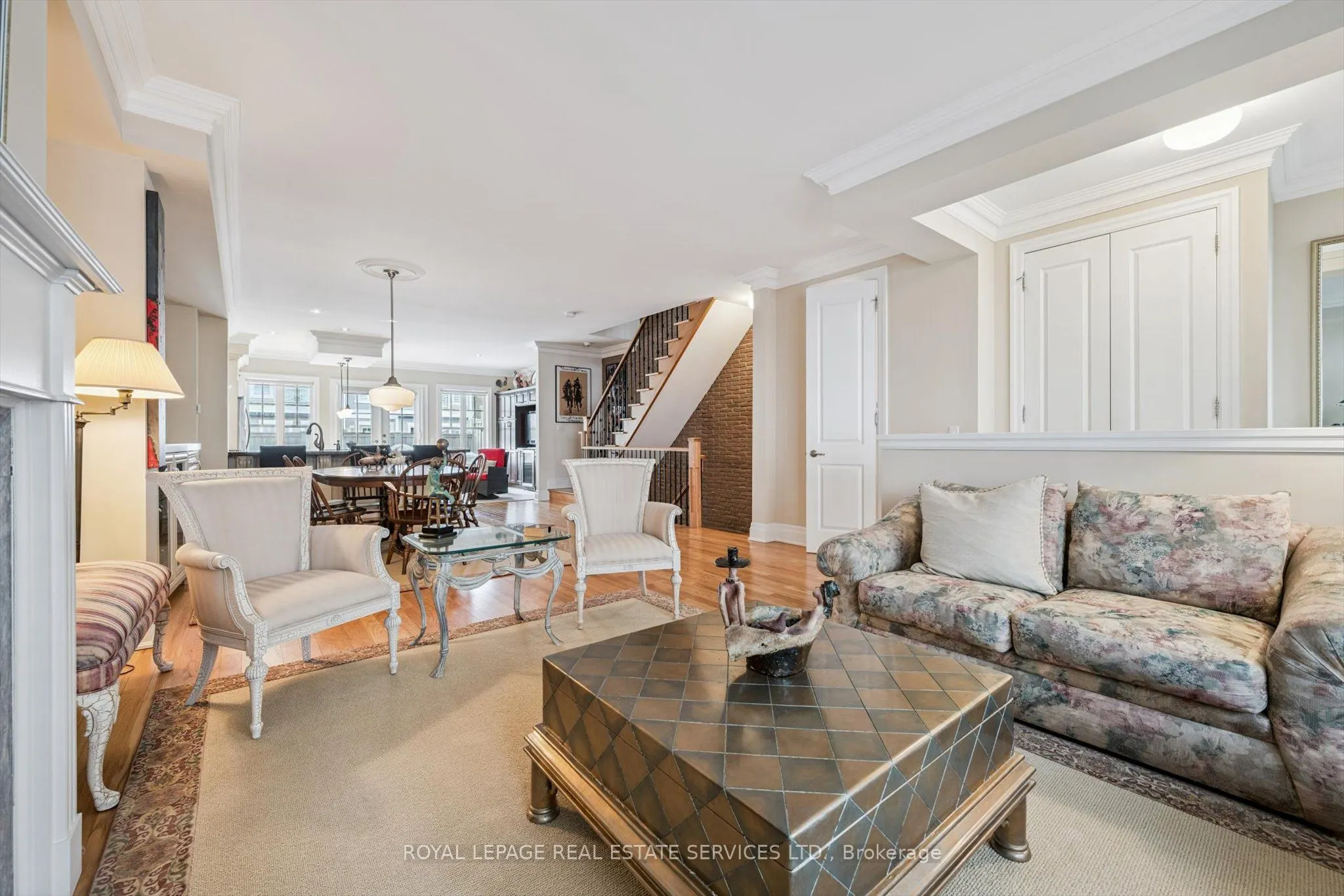 2369 Ontario Street #26
