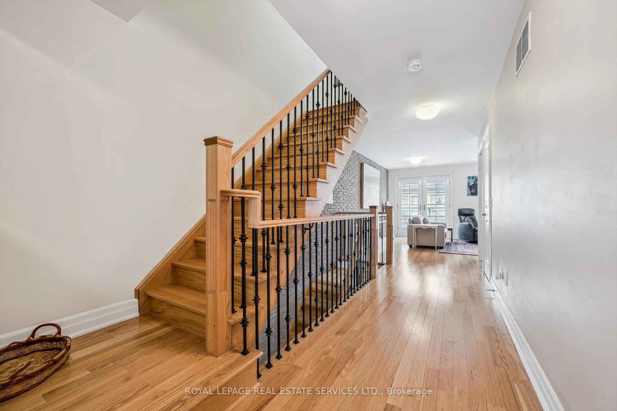 2369 Ontario Street #26