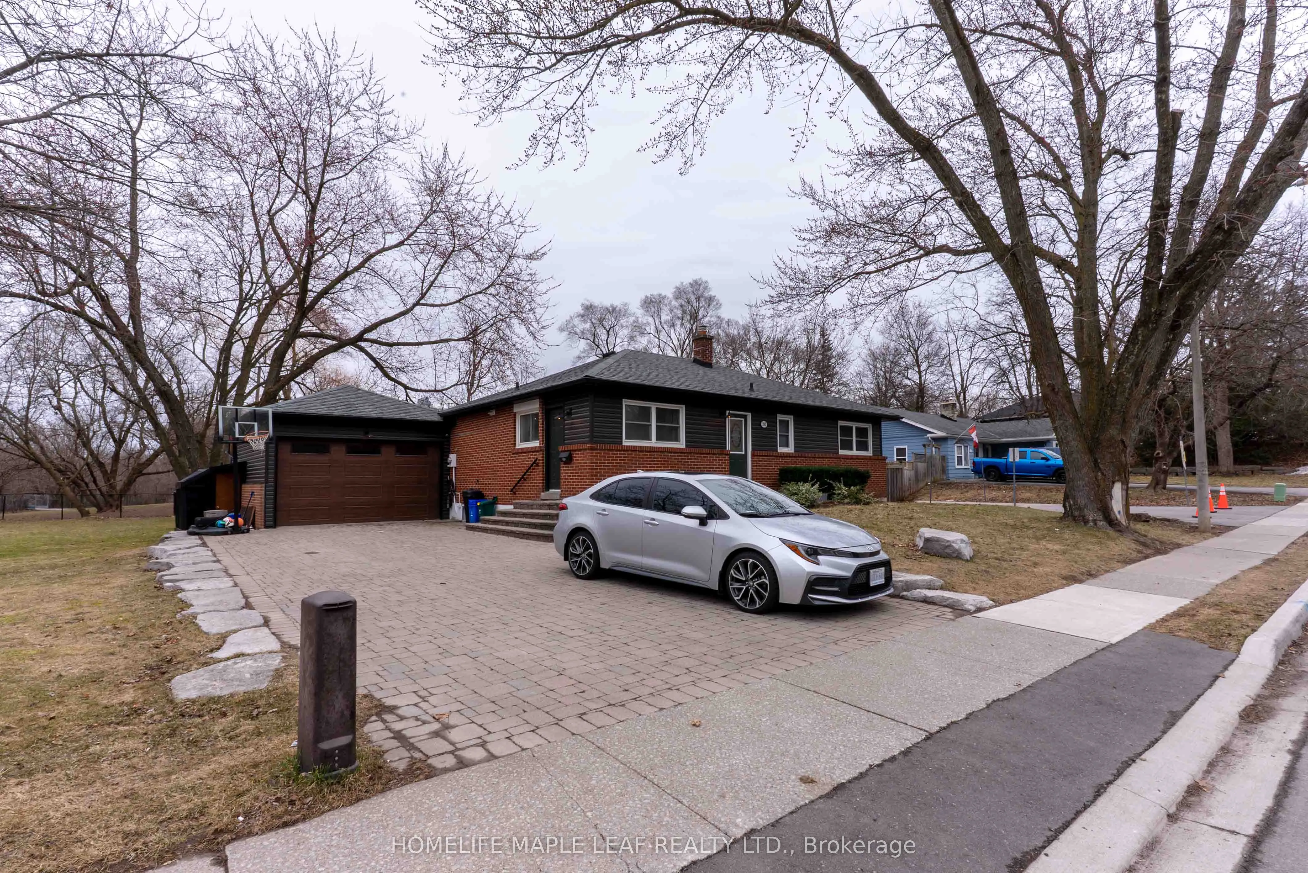 292 Woodward Avenue