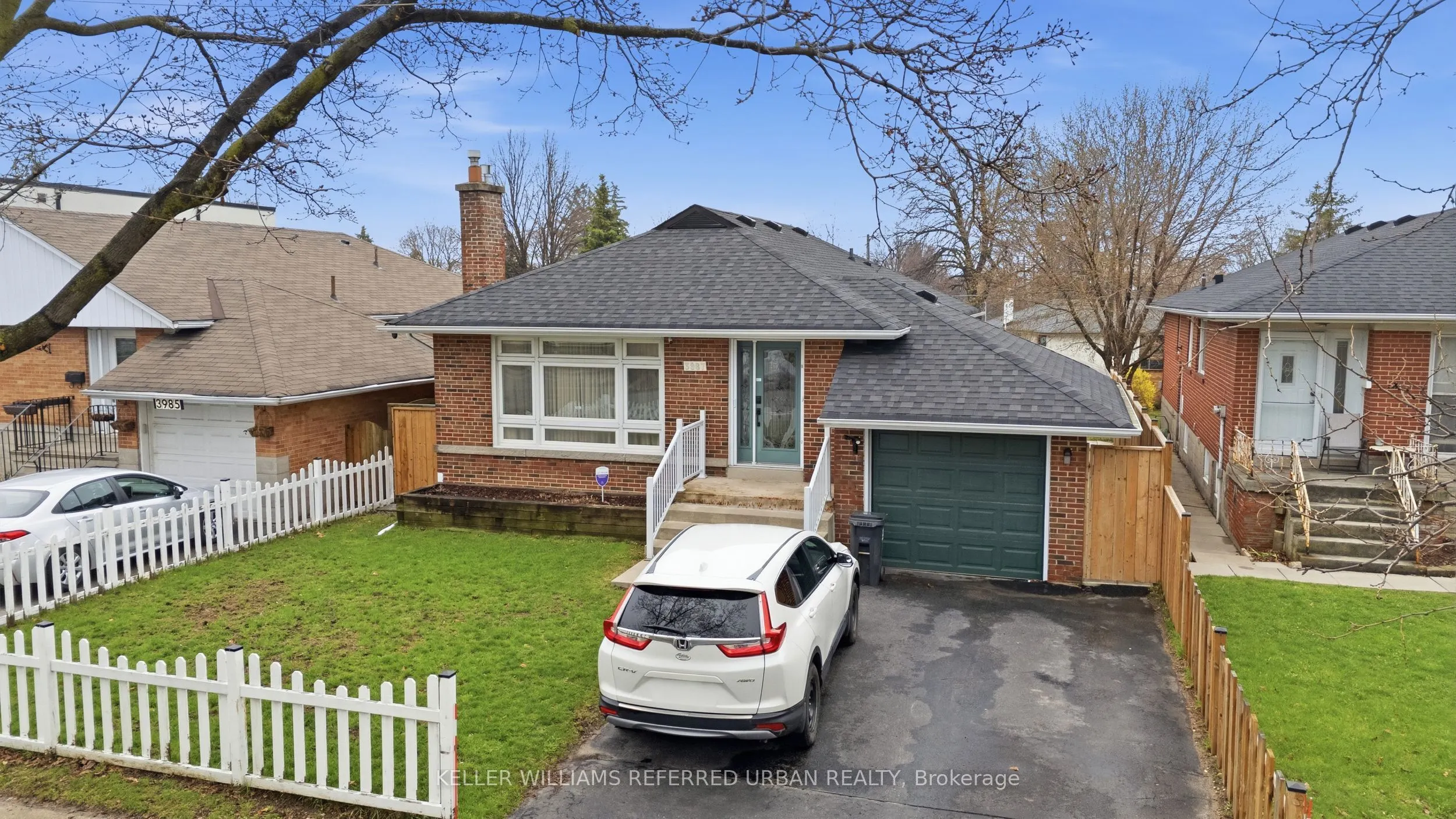 3991 Bloor Street W