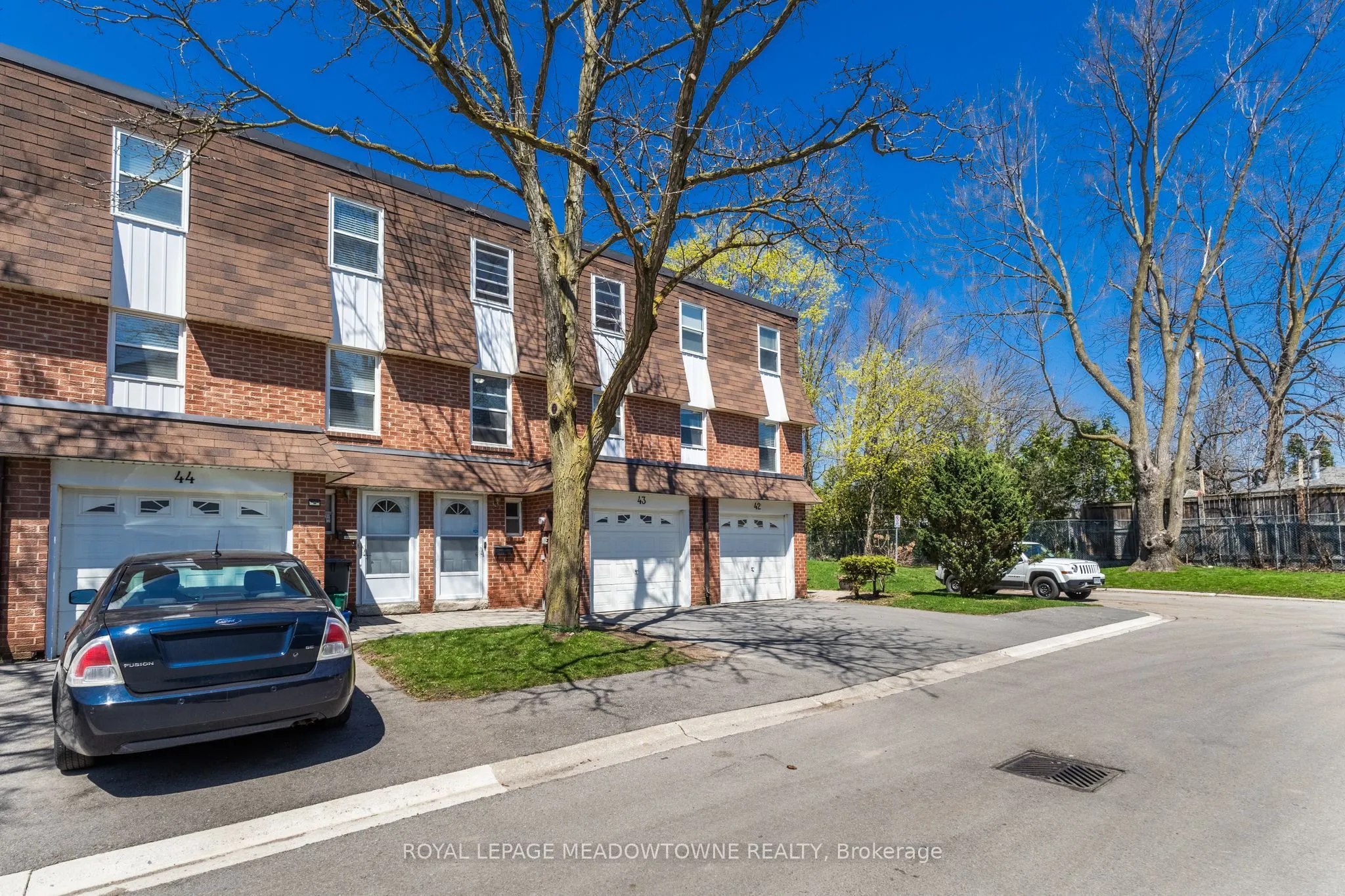235 Bronte Street #43