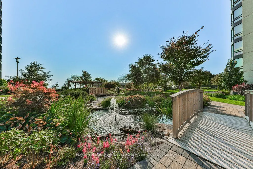 2180 Marine Drive #208
