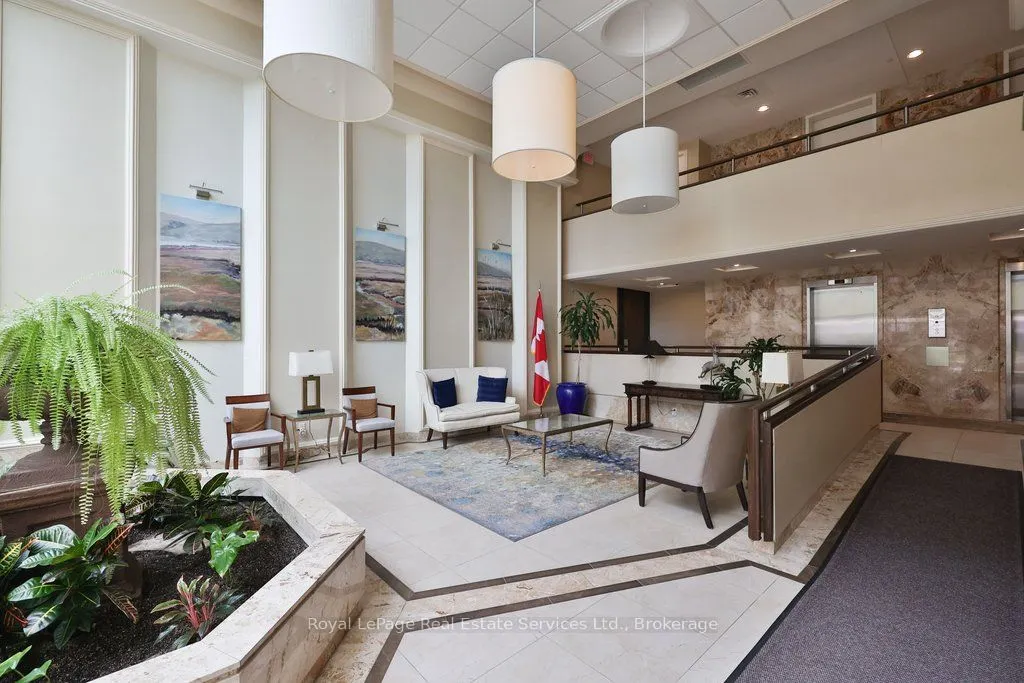 2180 Marine Drive #208