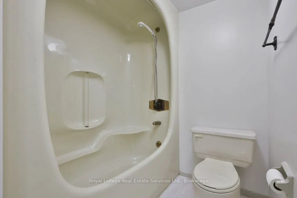 2180 Marine Drive #208