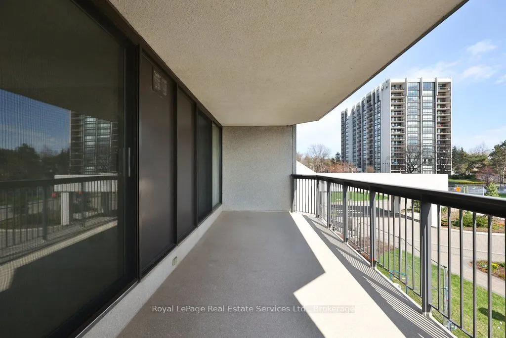 2180 Marine Drive #208