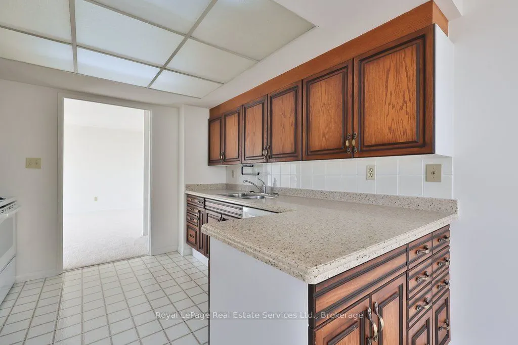 2180 Marine Drive #208