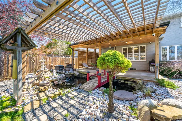57 Fairview Road W