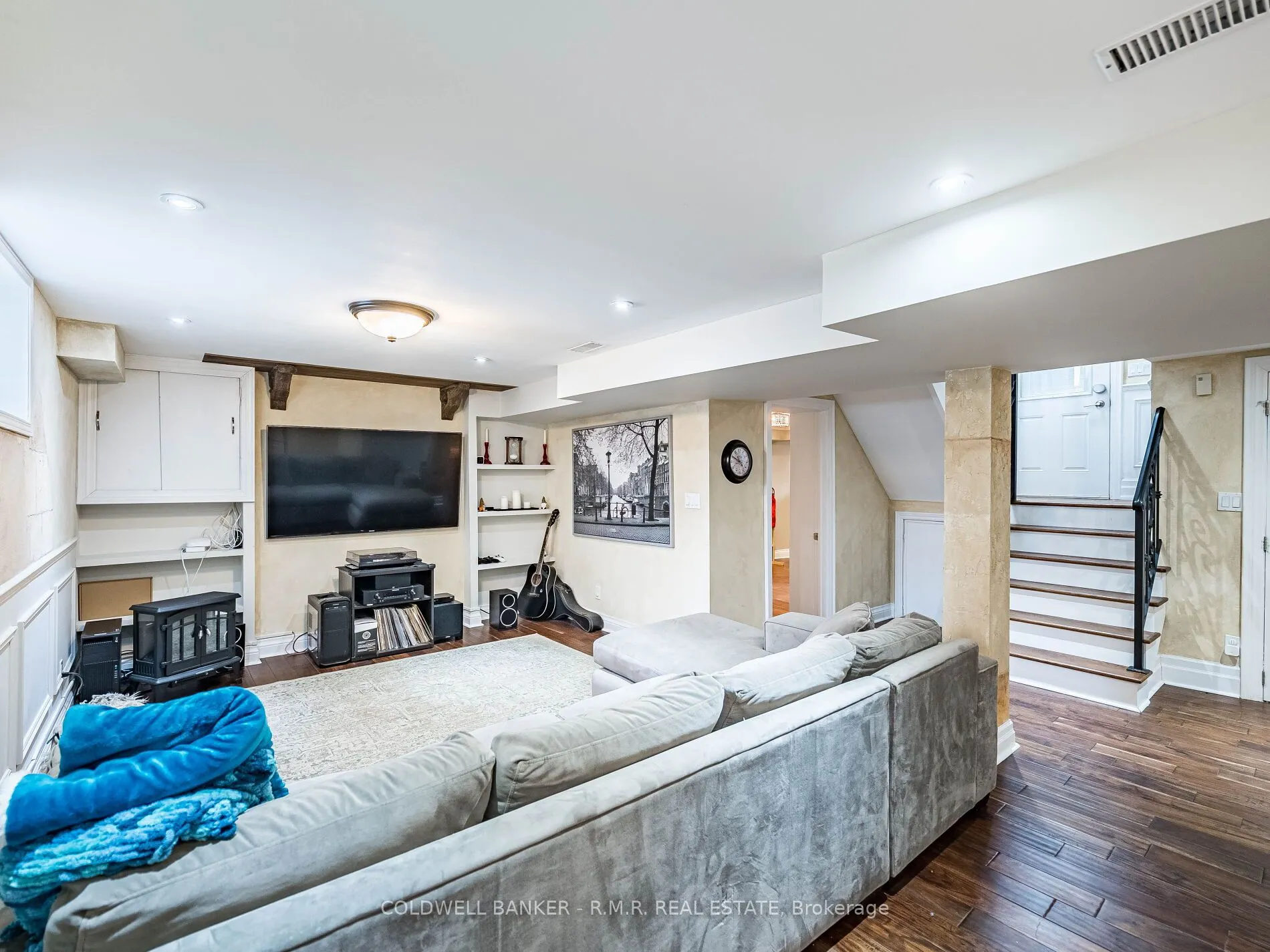 17 Lockheed Boulevard
