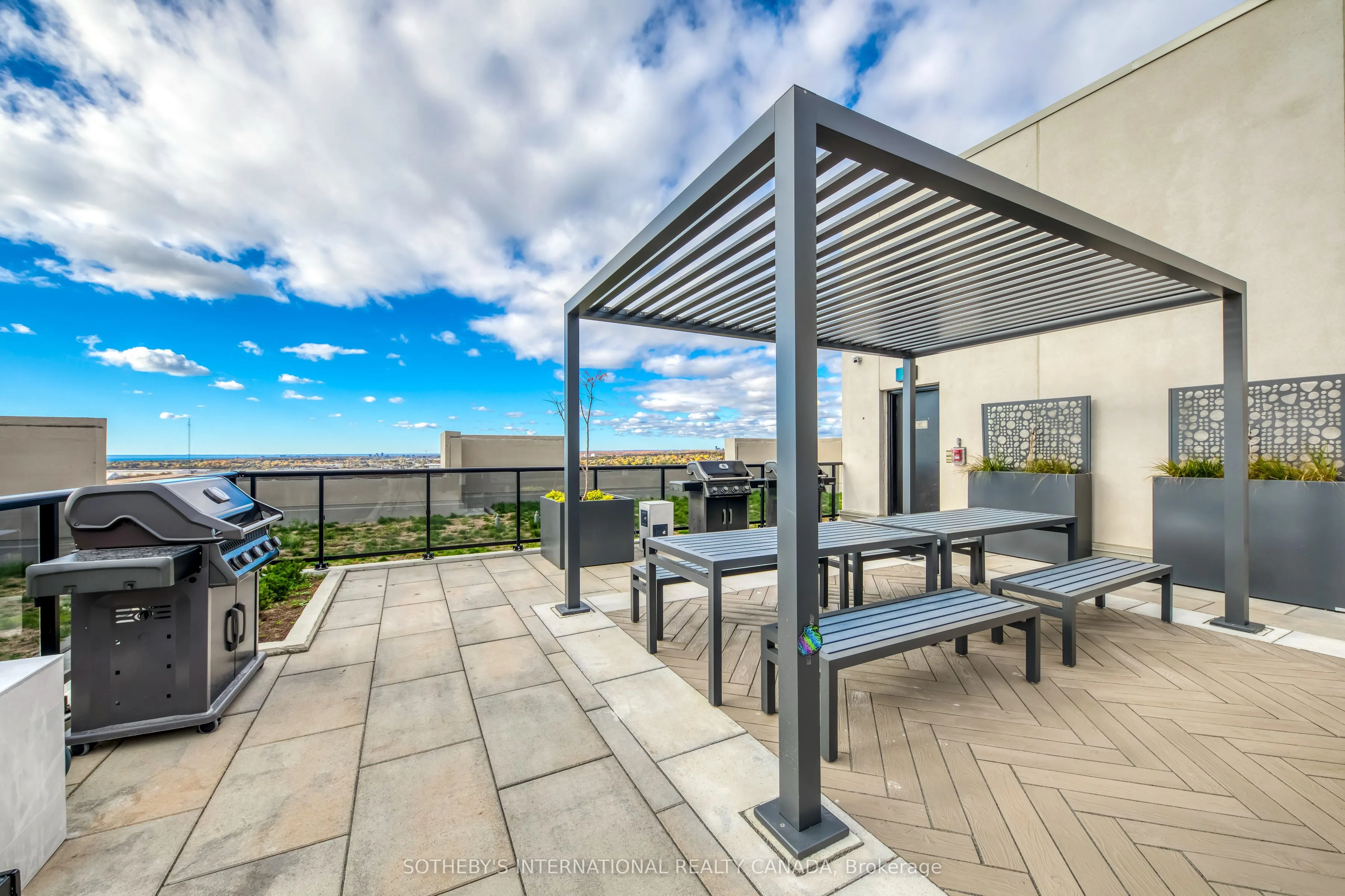 1035 Southdown Road #212