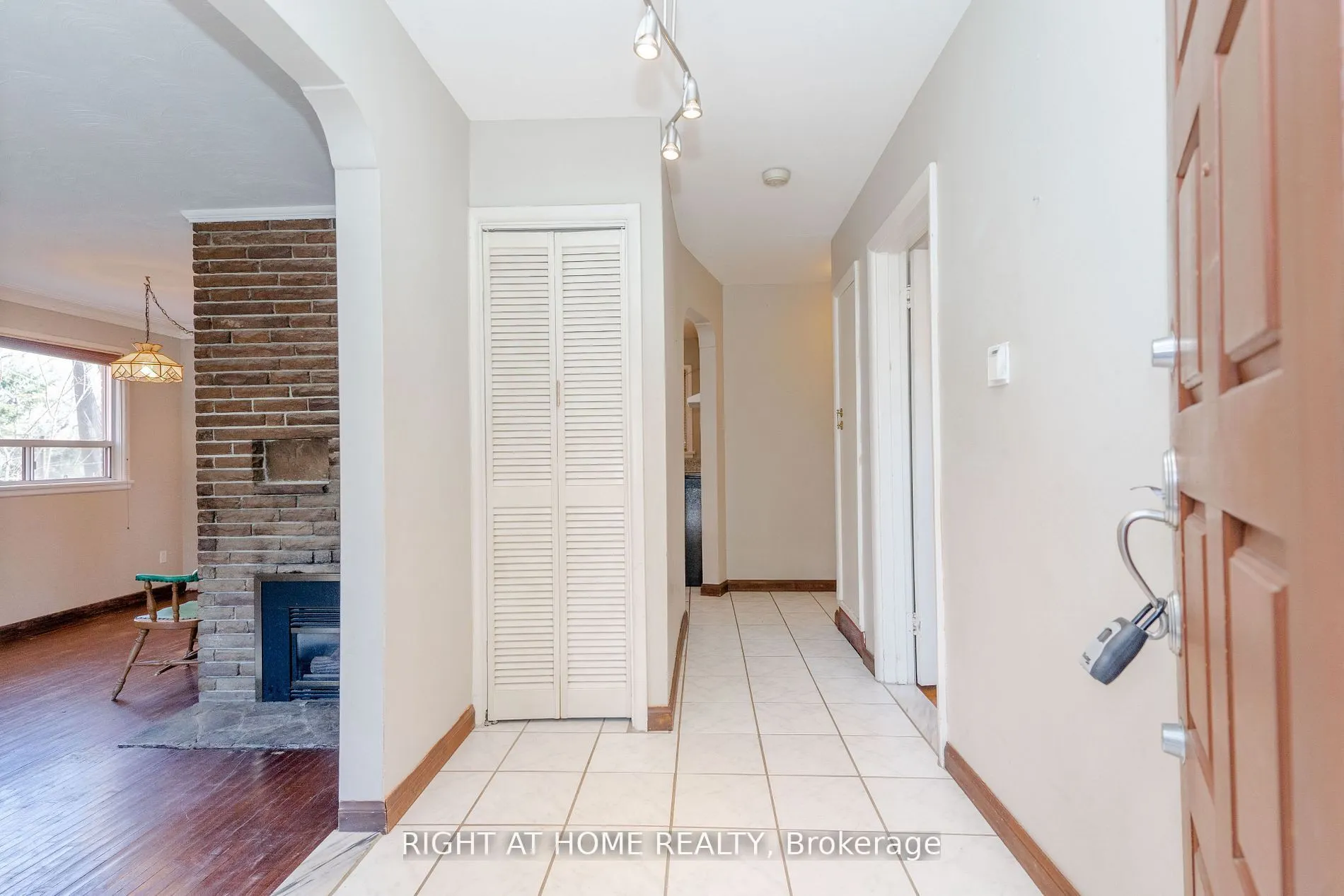 1045 Deta Road
