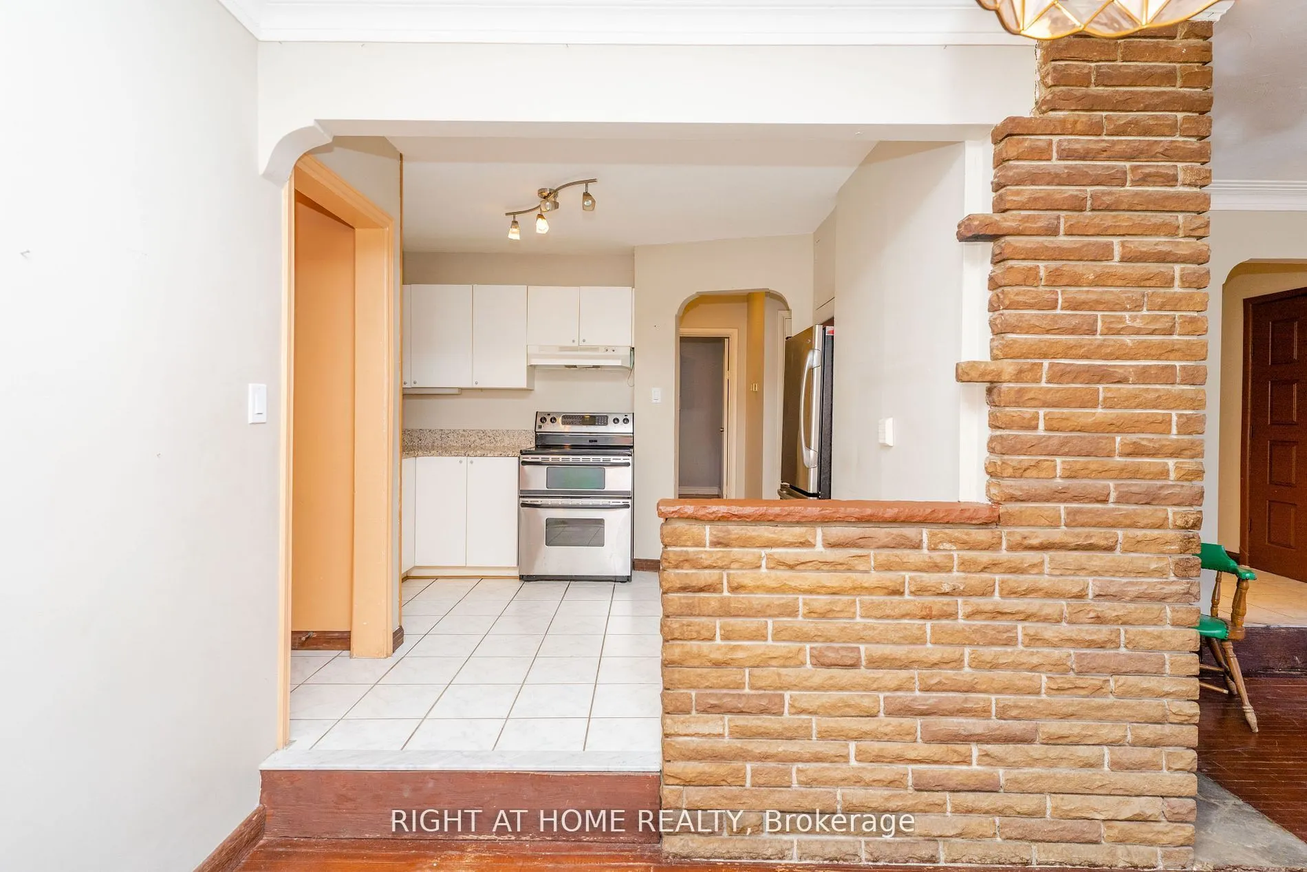 1045 Deta Road