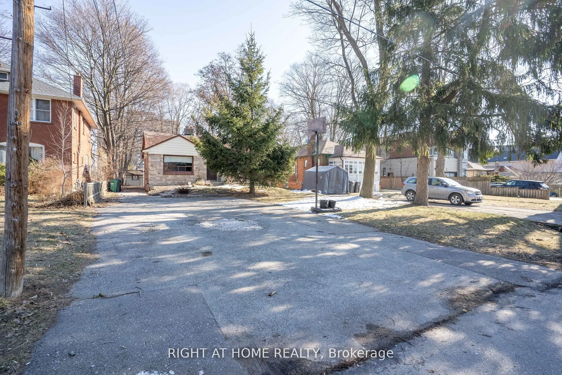 1045 Deta Road