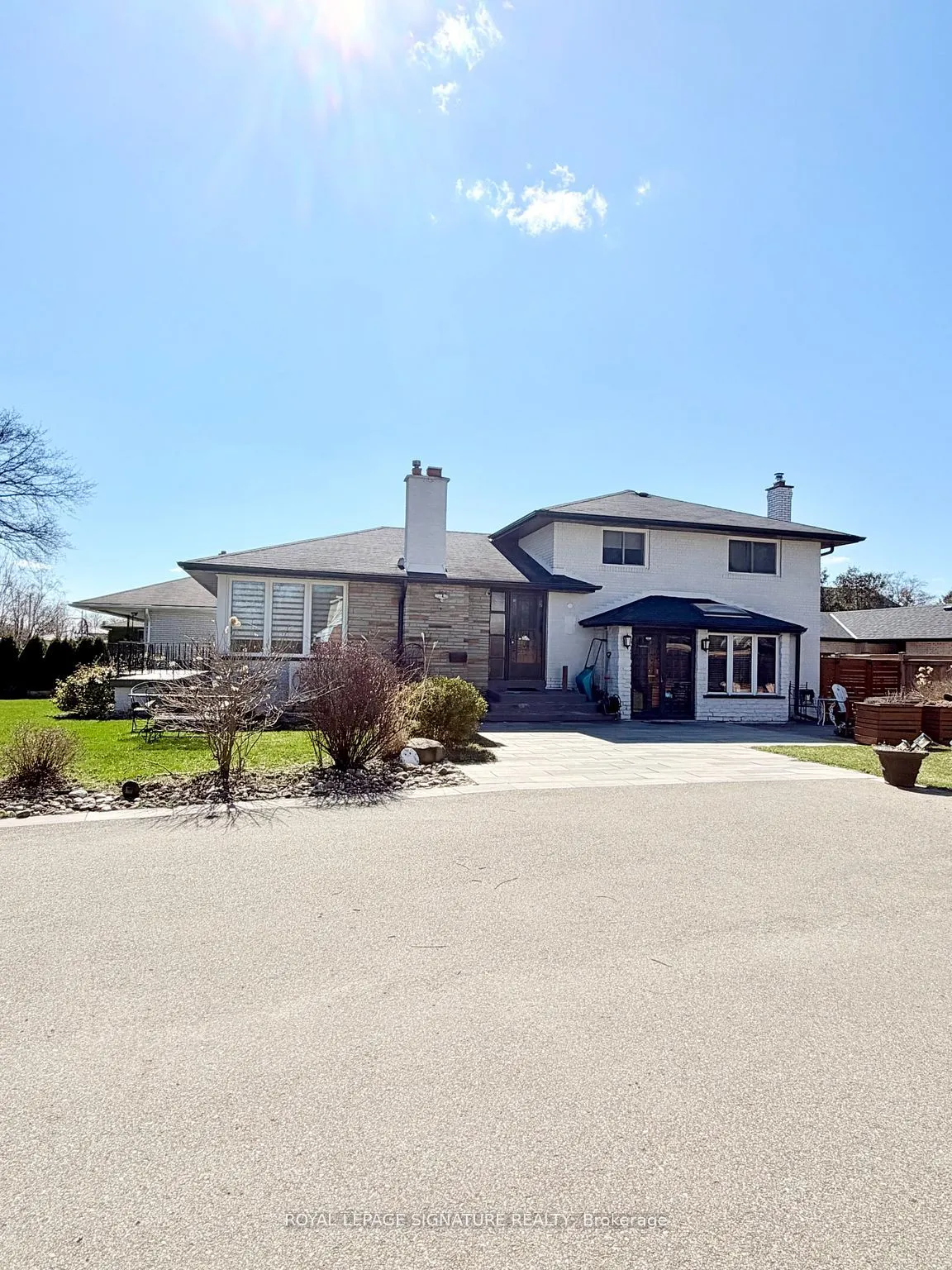 2263 Harcourt Crescent