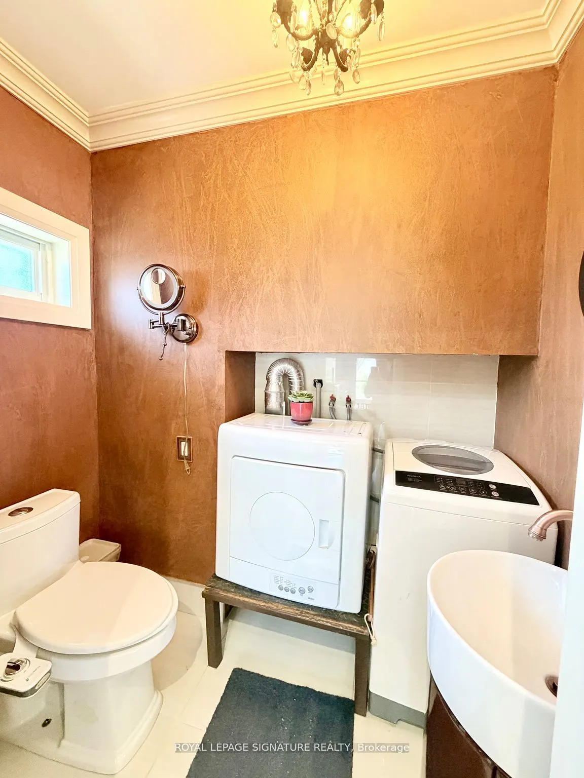 2263 Harcourt Crescent