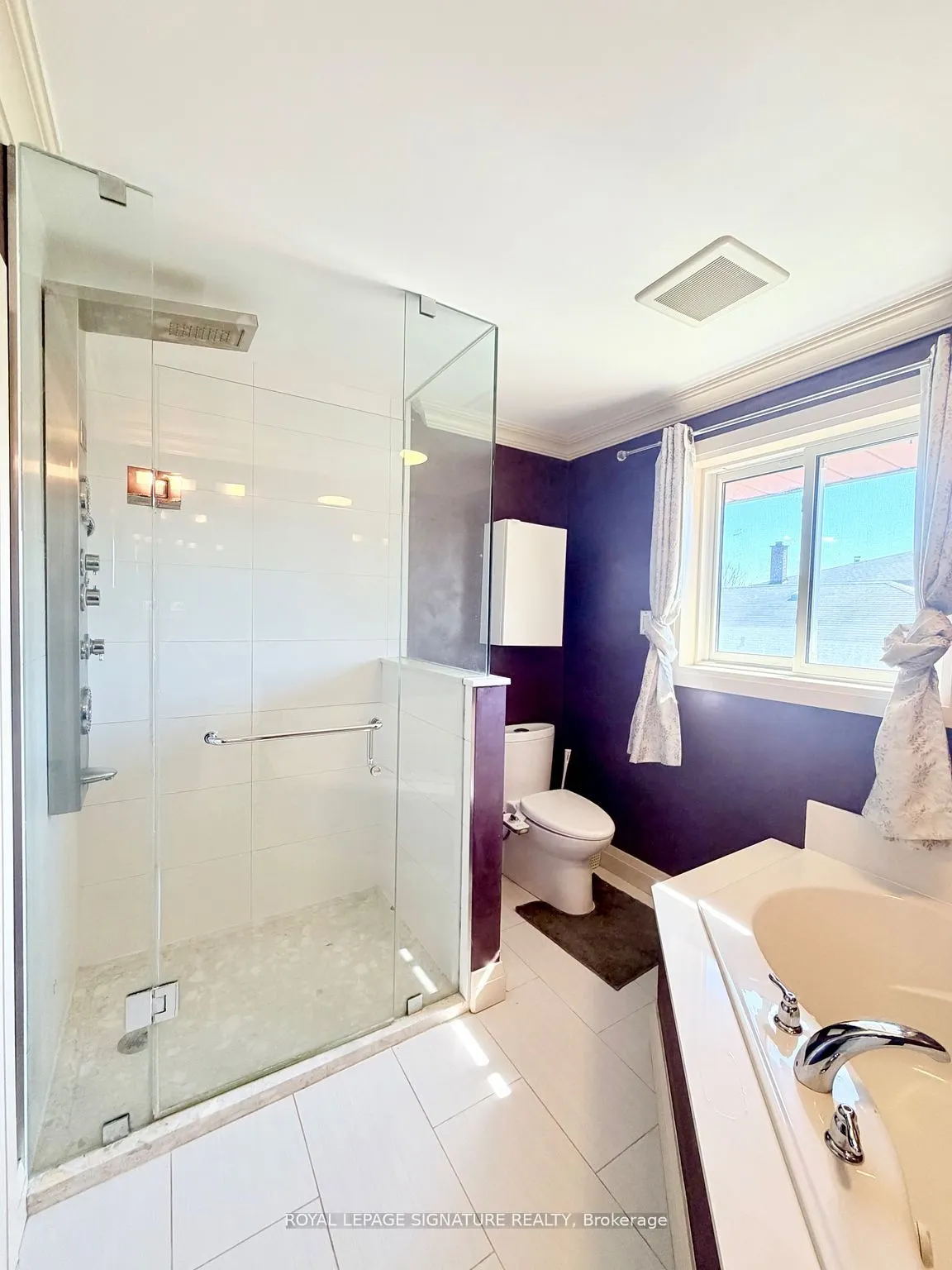 2263 Harcourt Crescent