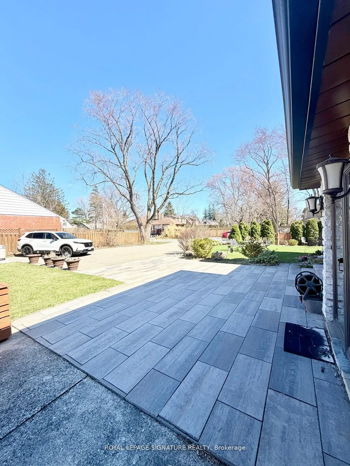 2263 Harcourt Crescent