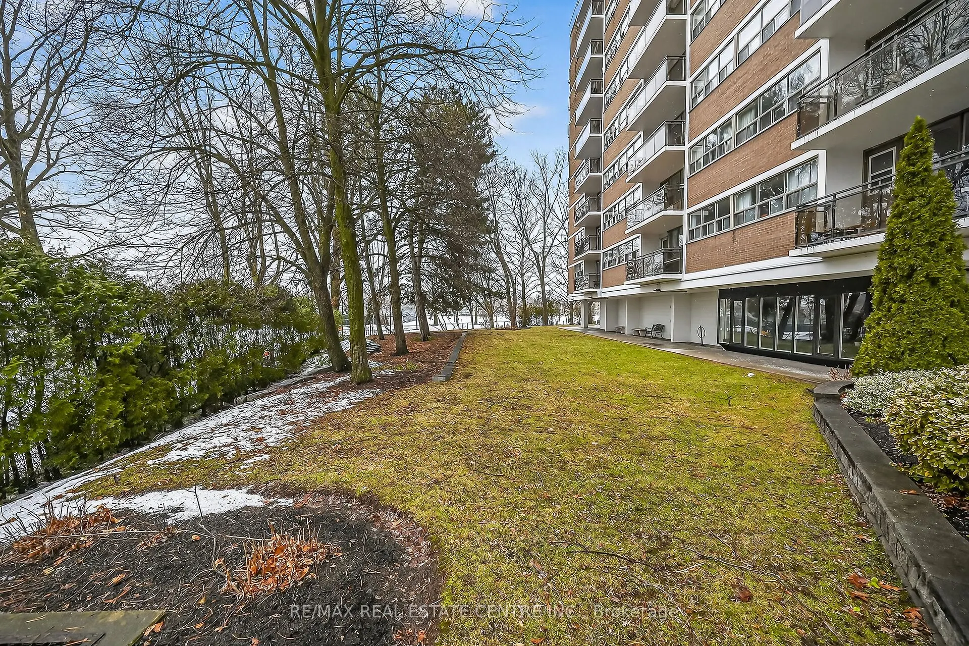 212 Kerr Street #702