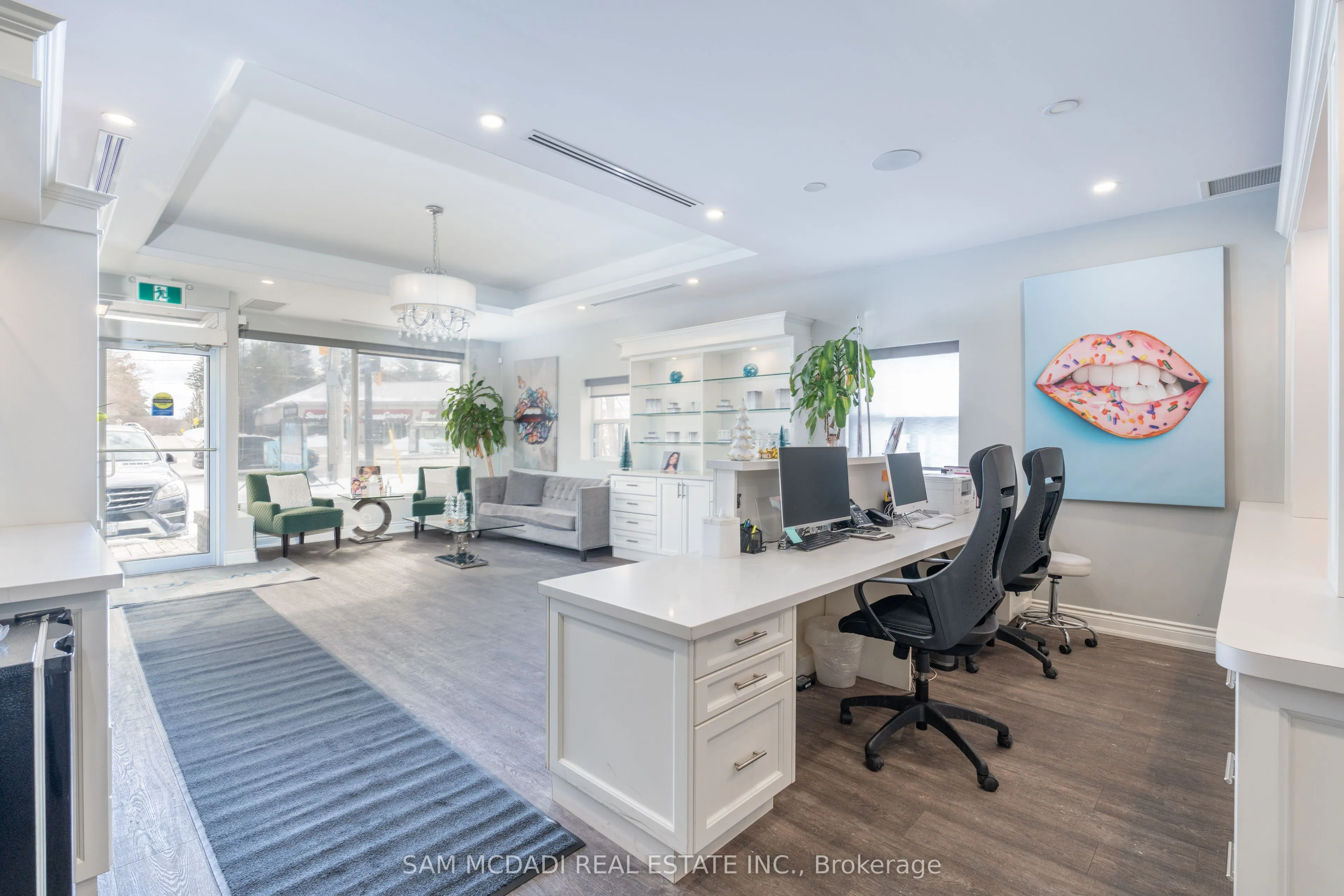 1651 Lakeshore Road W