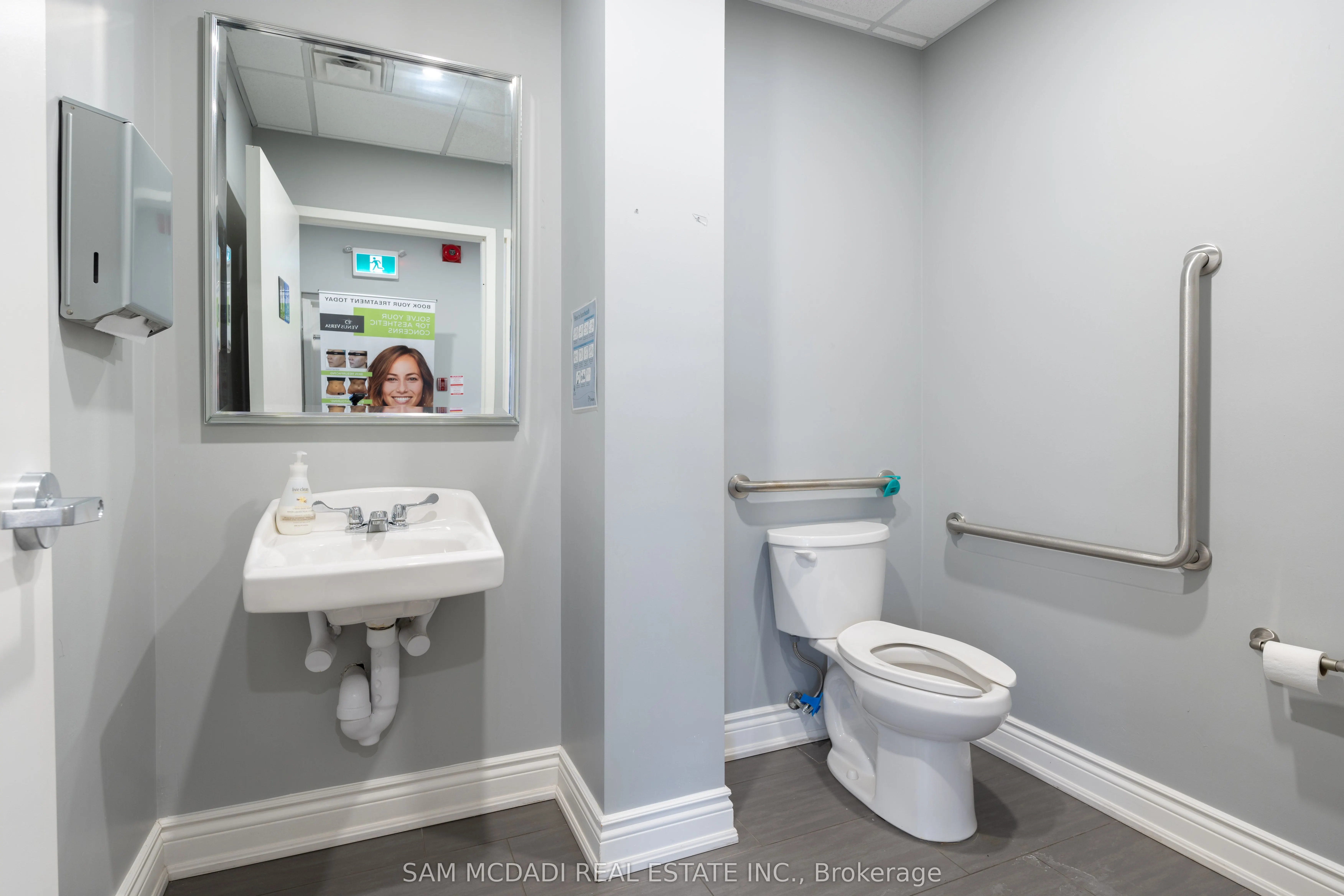 1651 Lakeshore Road W