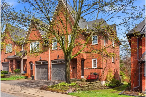 928 Queen Street W