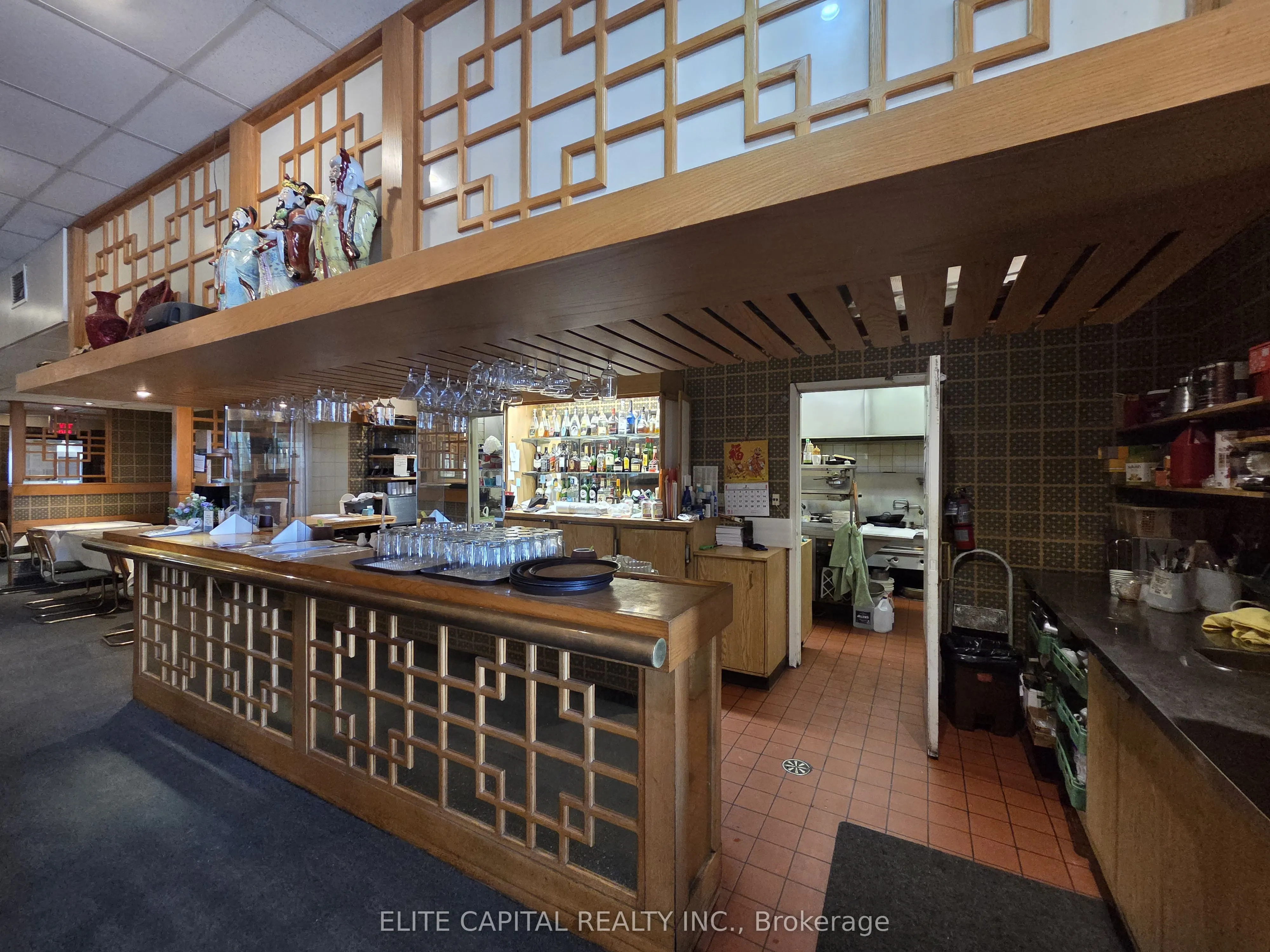 377 Burnhamthorpe Road E