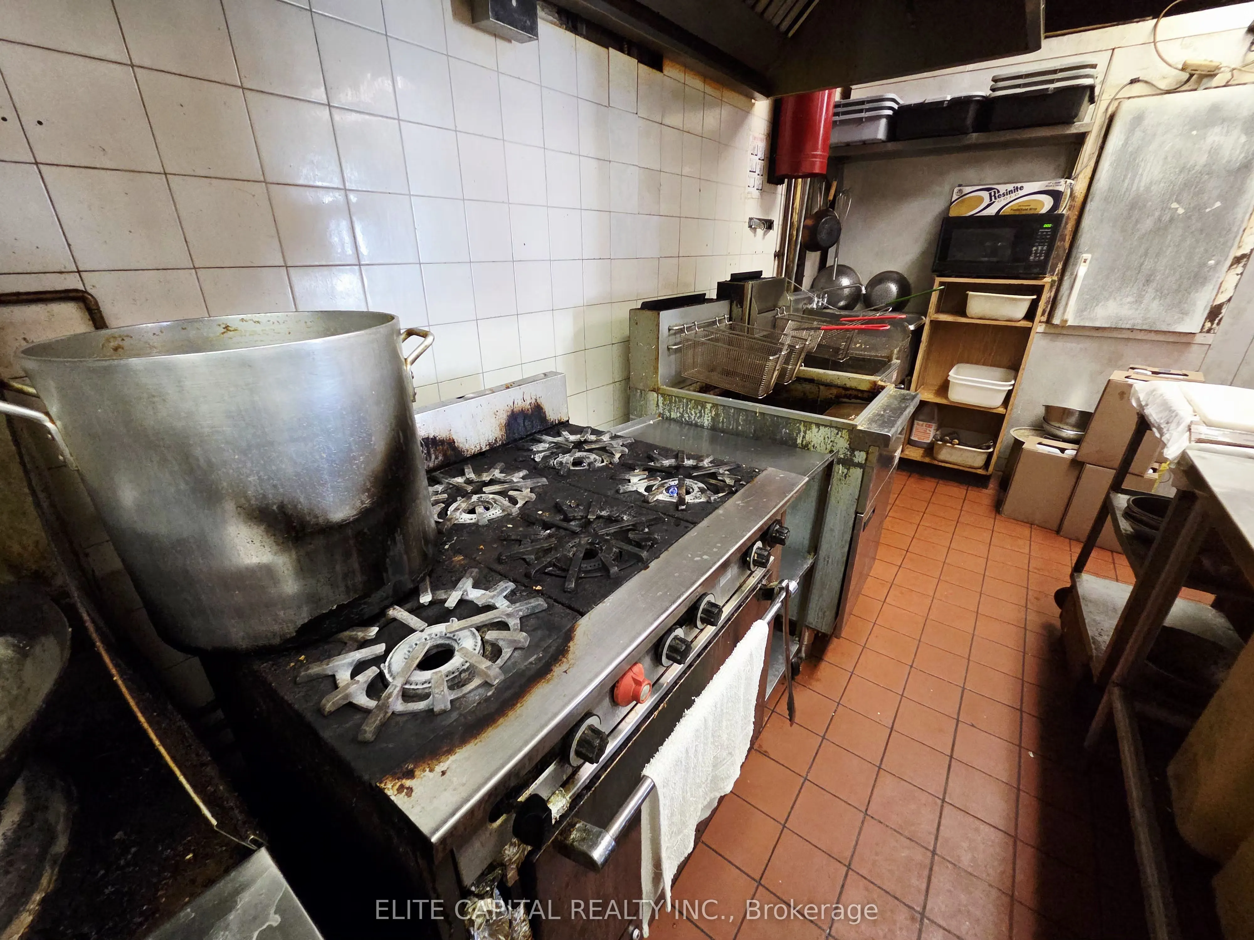 377 Burnhamthorpe Road E
