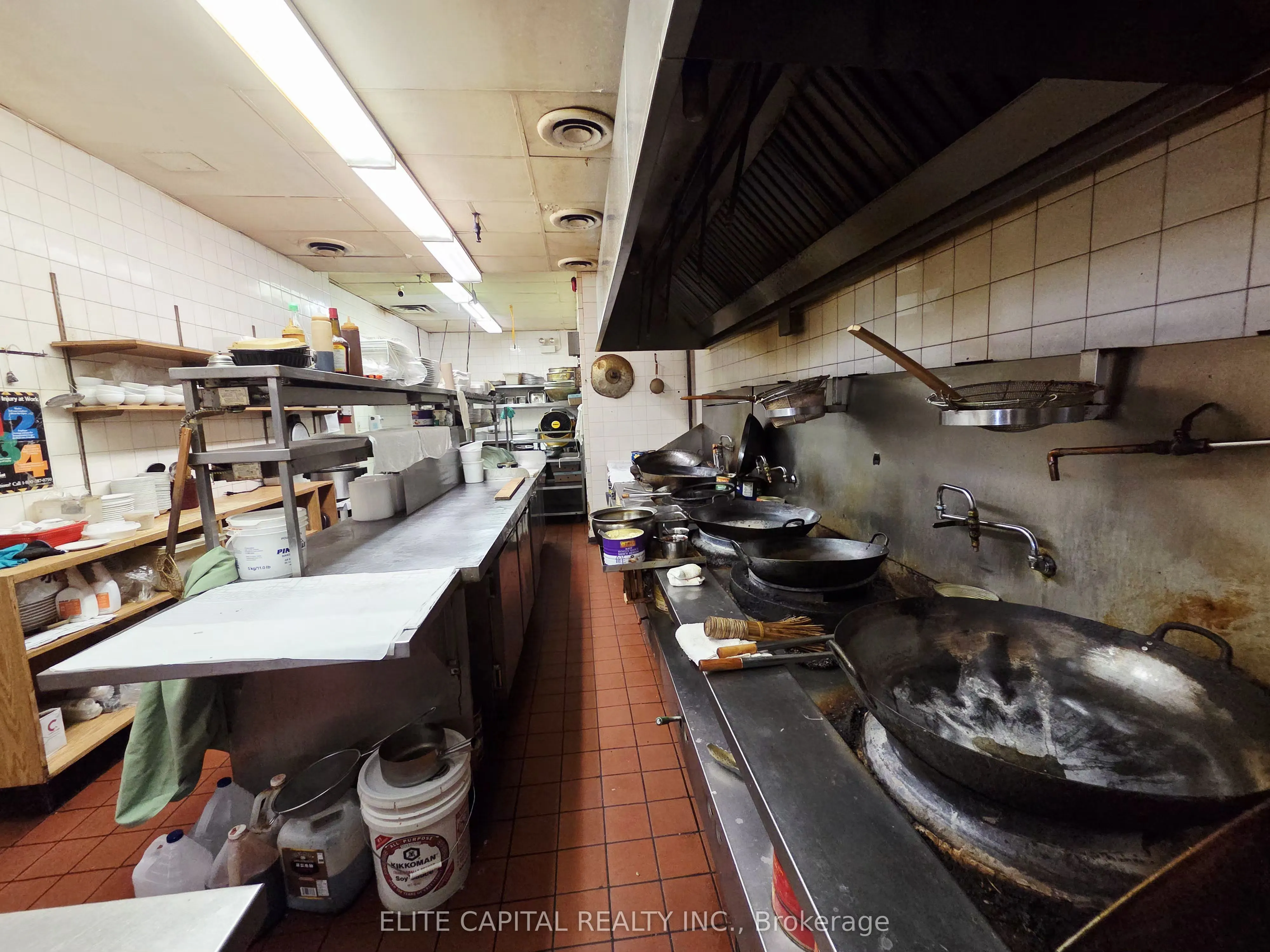 377 Burnhamthorpe Road E
