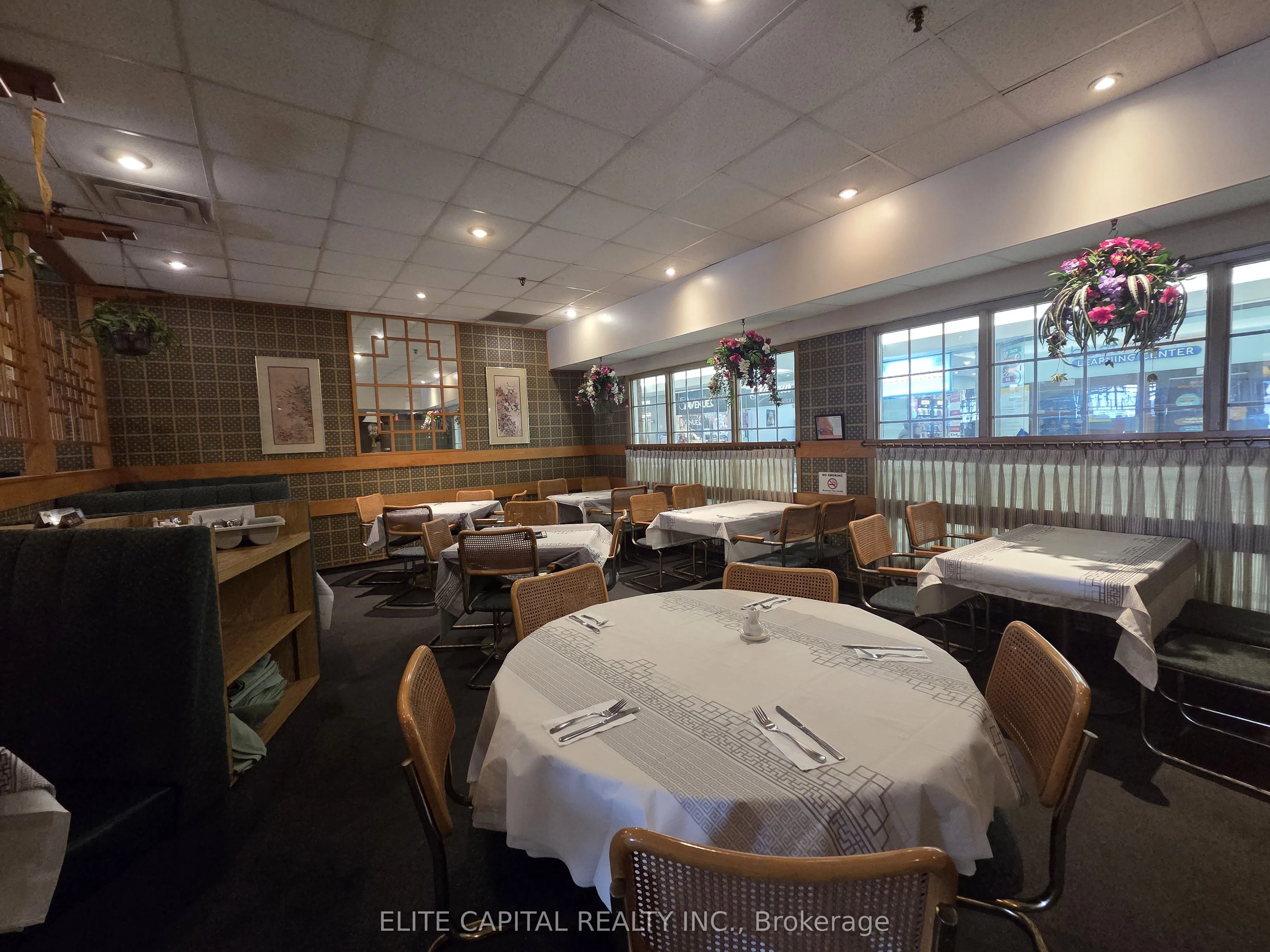 377 Burnhamthorpe Road E