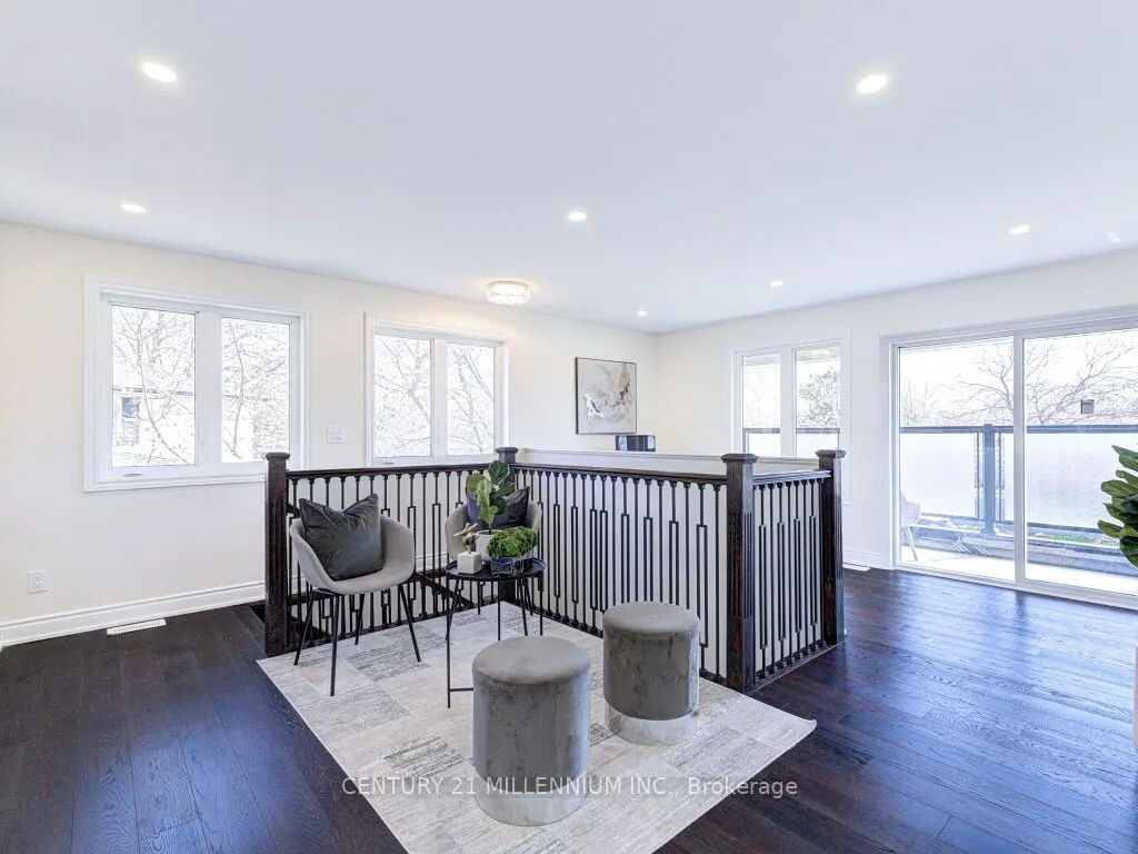 214 Folkstone Crescent