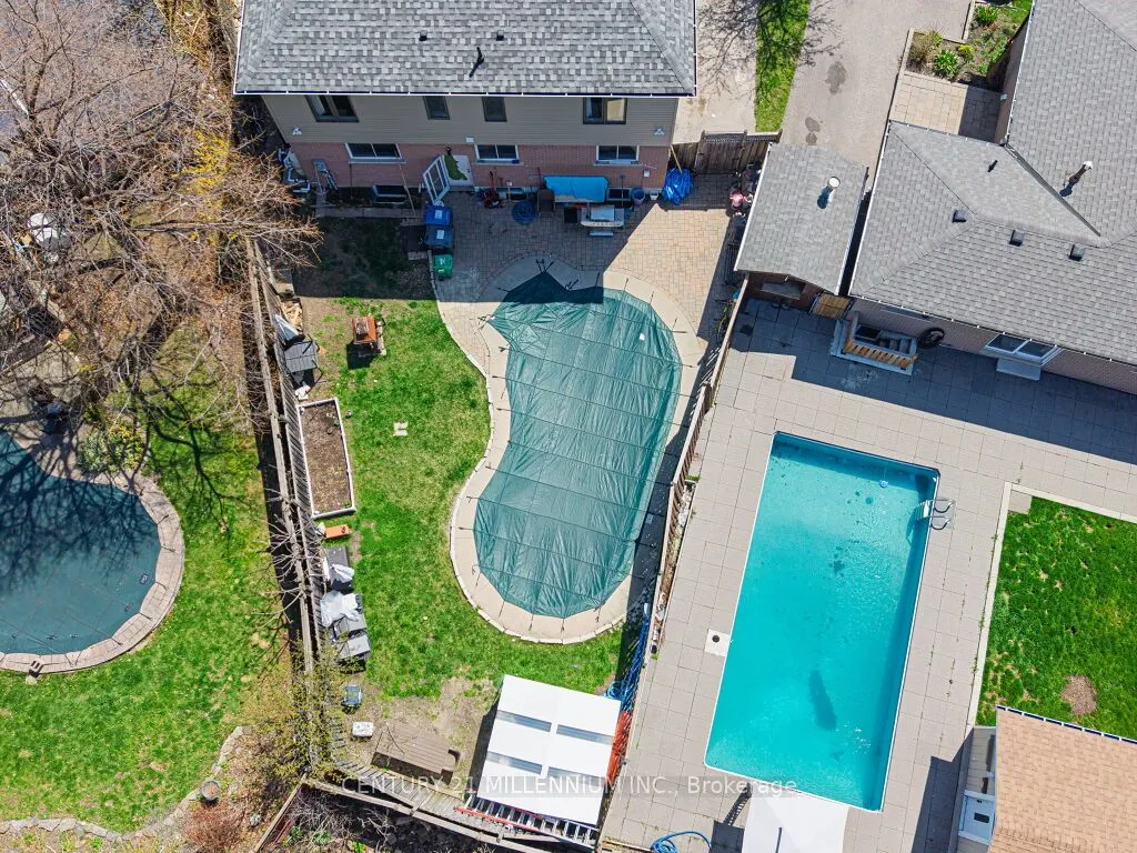 214 Folkstone Crescent