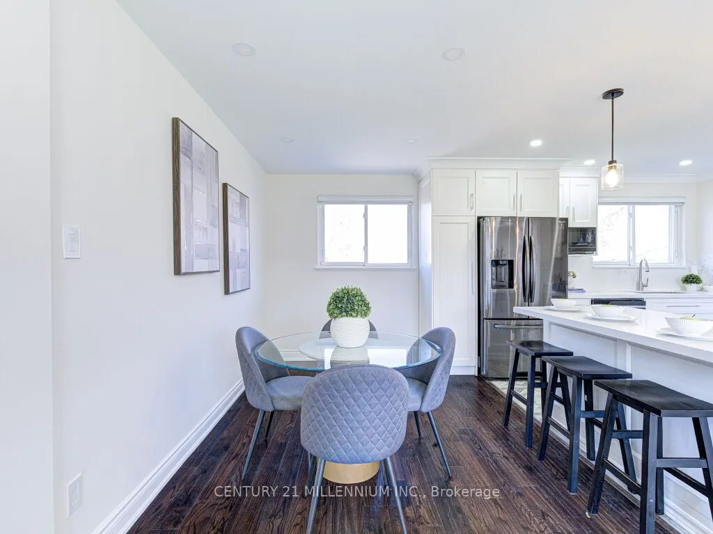 214 Folkstone Crescent